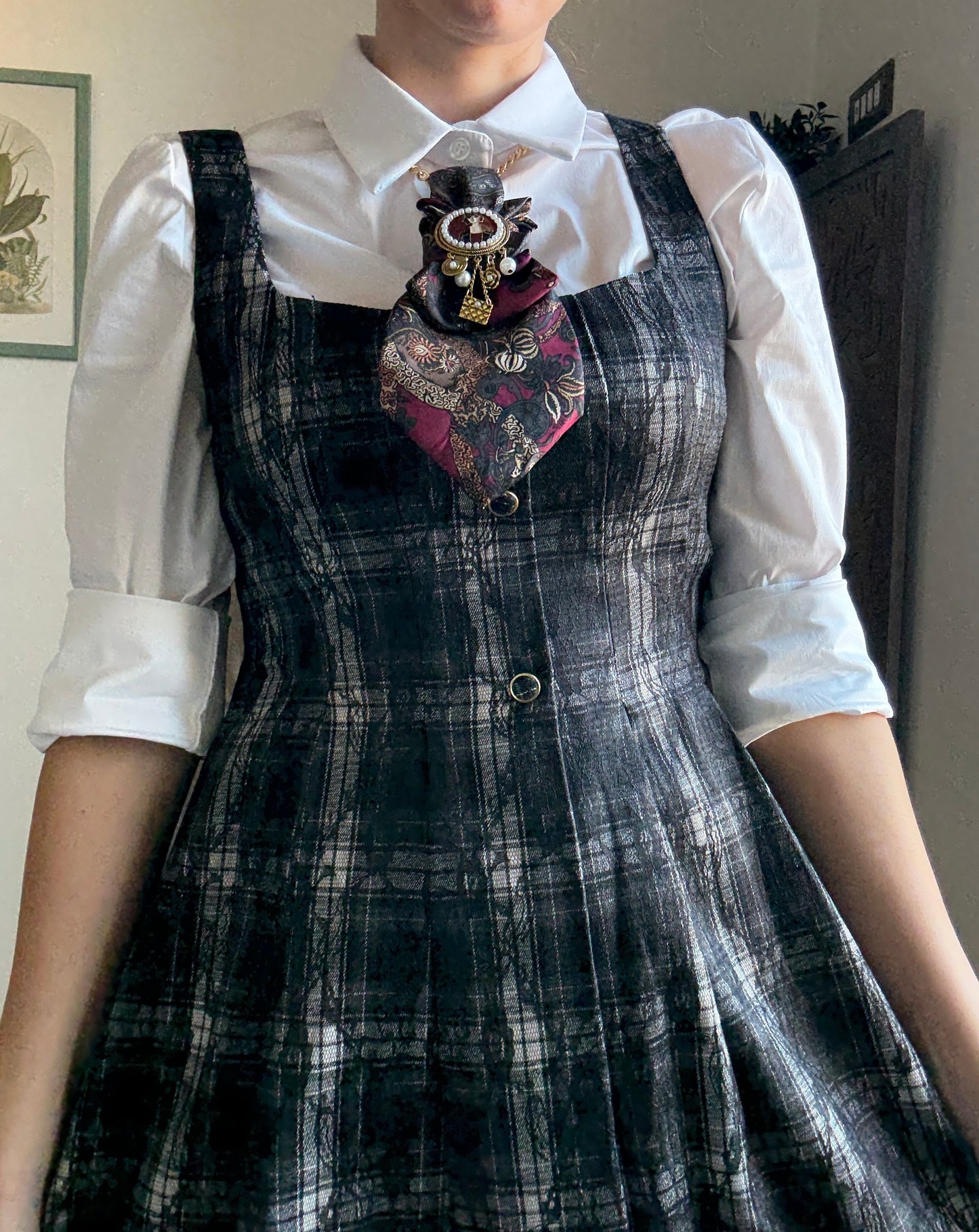 Abito pinafore Gothic Lace & Tartan in 2 colori - Stile Dark Academia