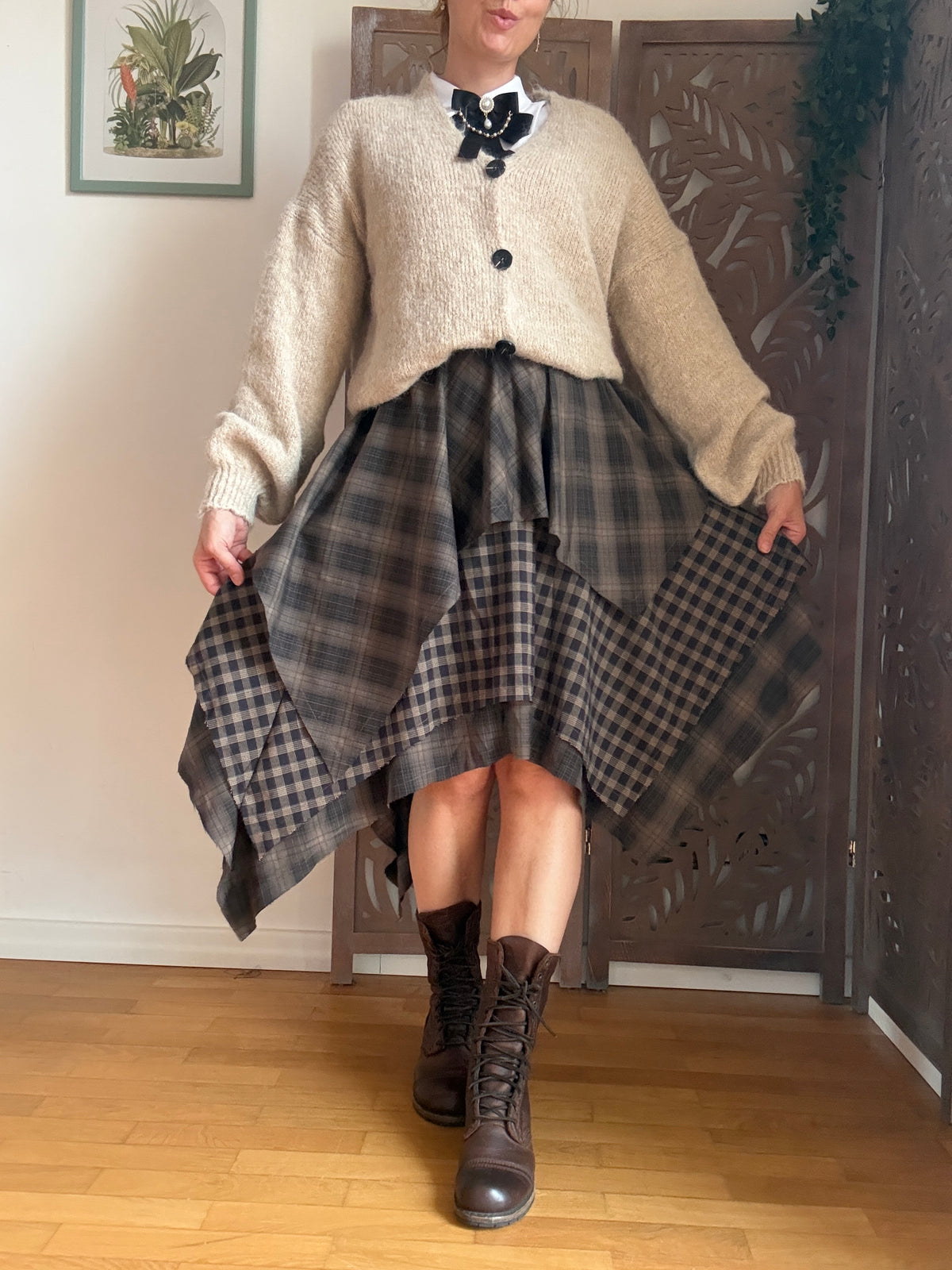 Gonna midi tartan asimmetrica a balze Dark Academia