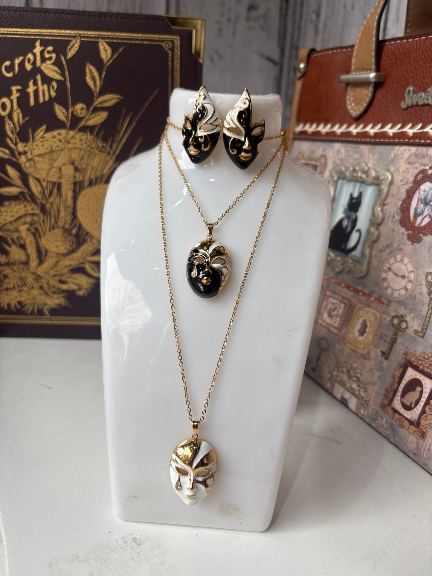 Bijoux Venice - Collane e Orecchini in Acciaio Inossidabile.