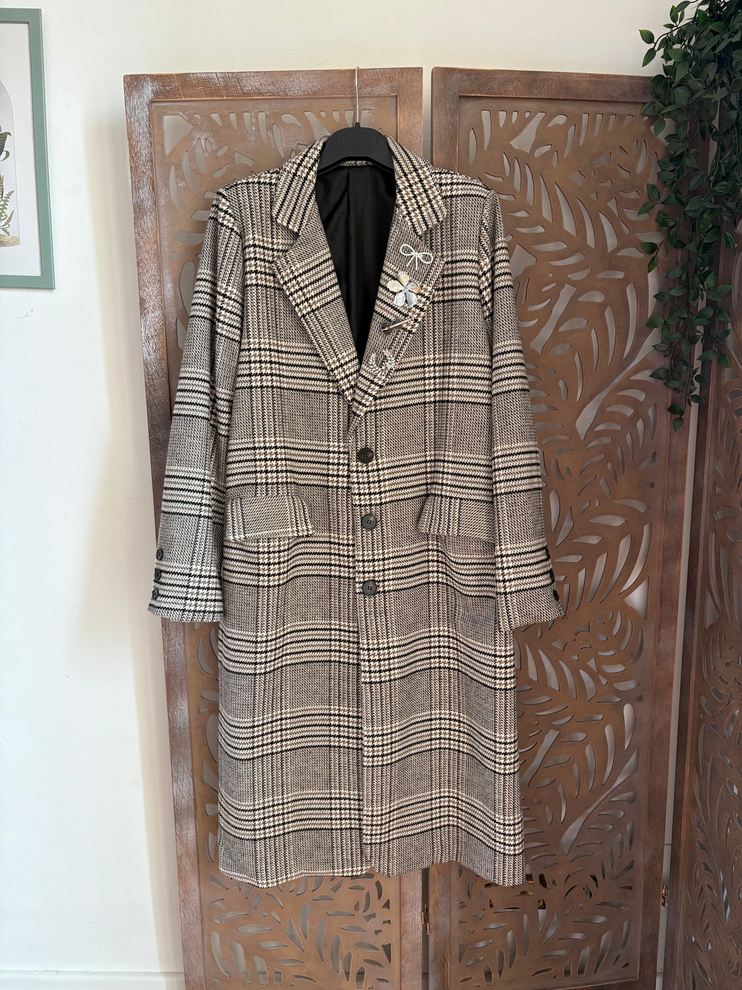 Cappotto College lungo grigio a quadretti in cotone con spille