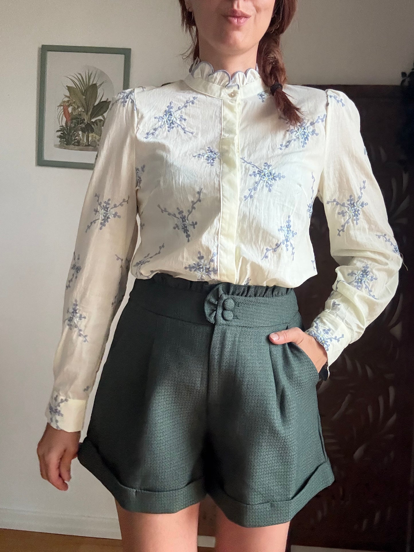 Shorts a revers con volant verdi