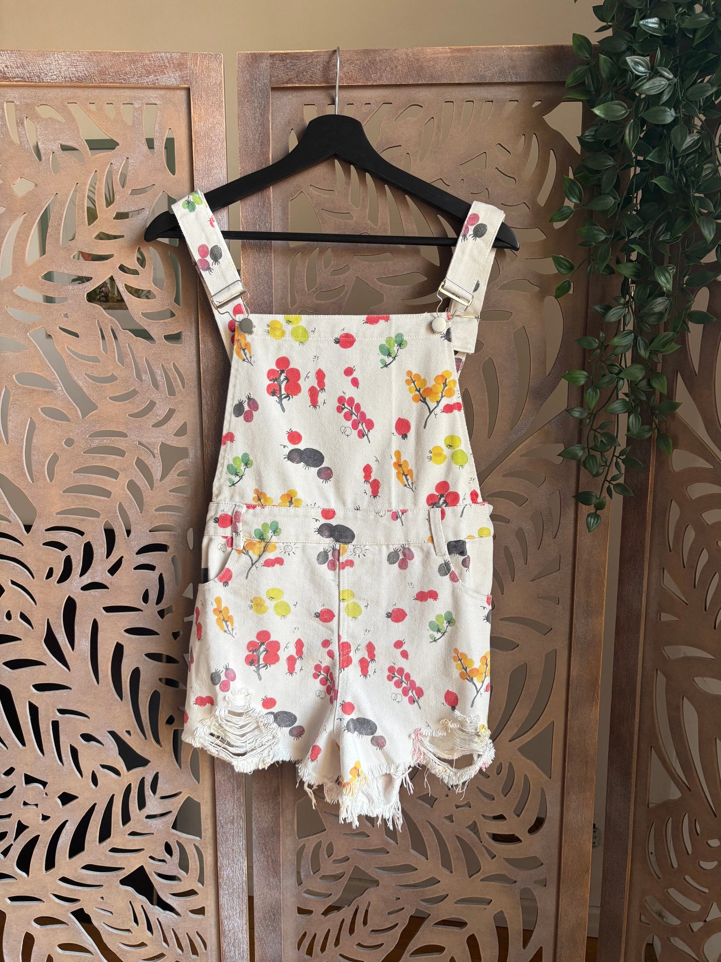 Salopette in cotone con shorts in 6 fantasie