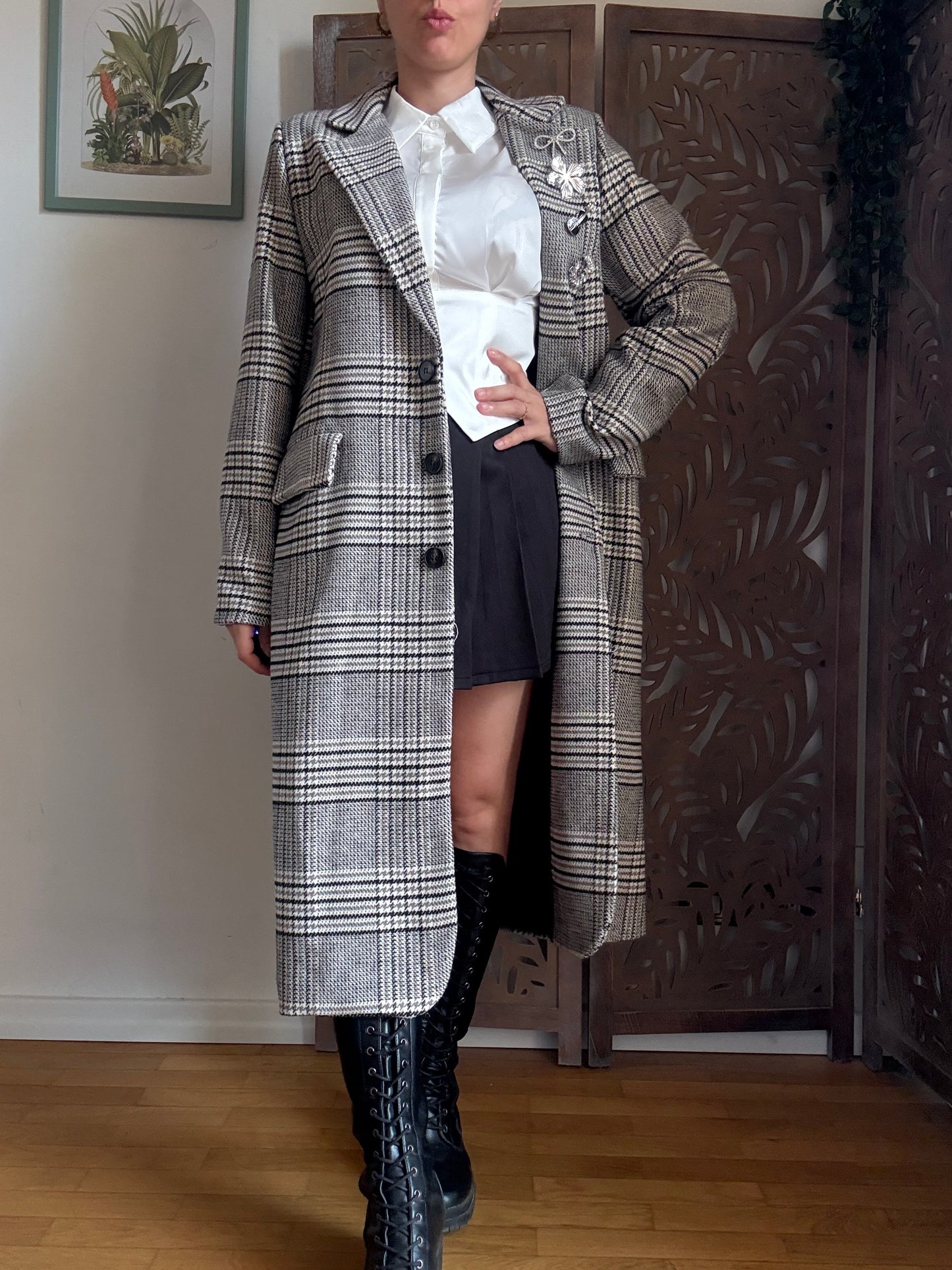 Cappotto College lungo grigio a quadretti in cotone con spille