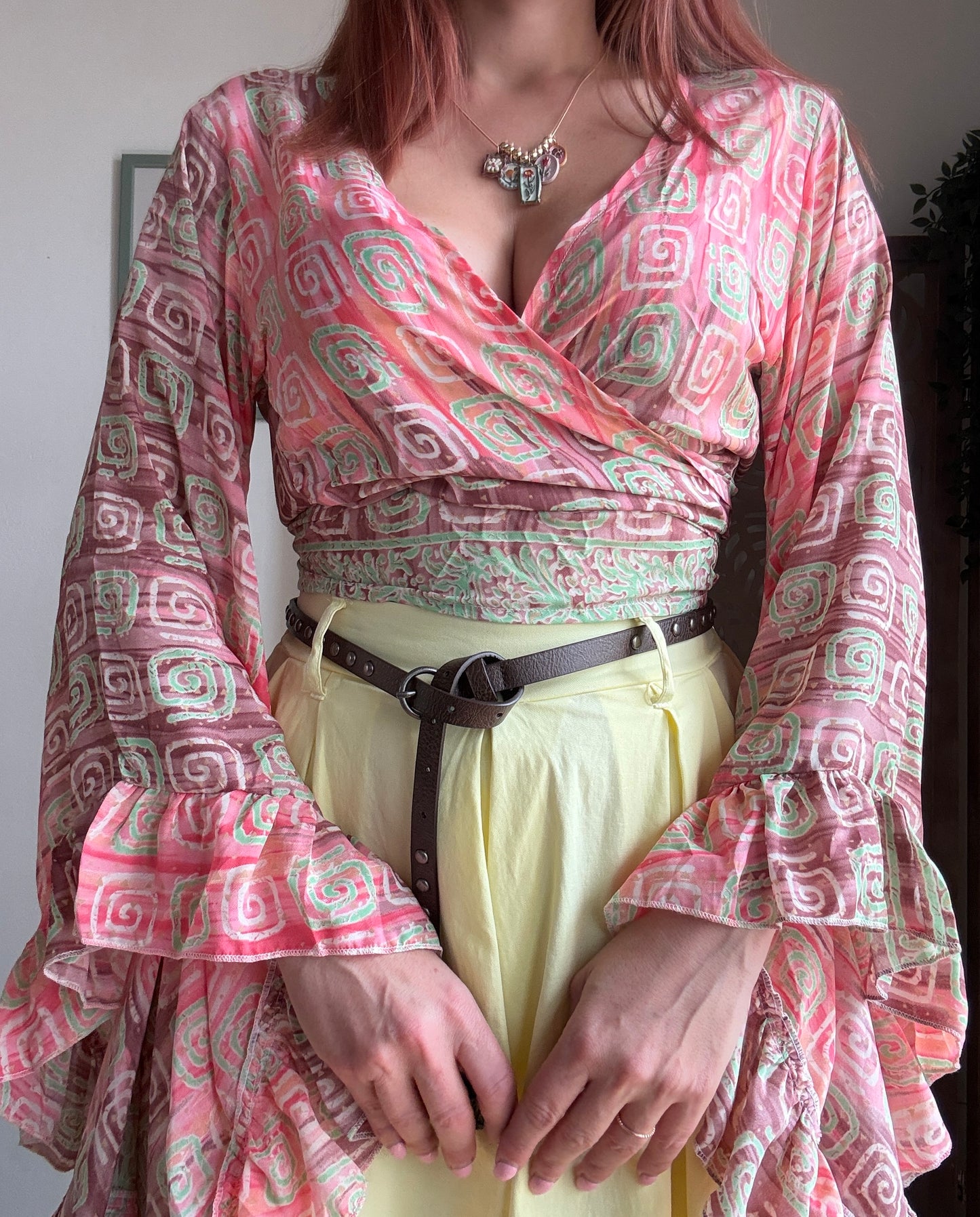 Blusa Boho-Chic con Maniche a Campana - In 4 Colori