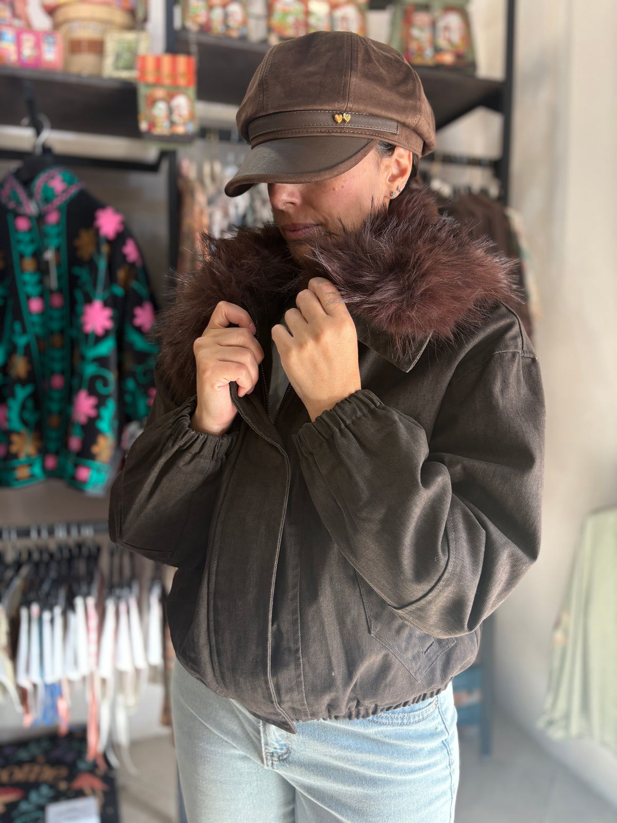 Giacca bomber Aviator marrone con collo in ecopelliccia
