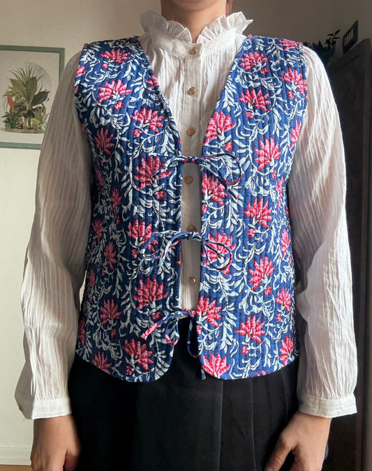 Gilet boho indiano in 100% cotone trapuntato con motivo floreale