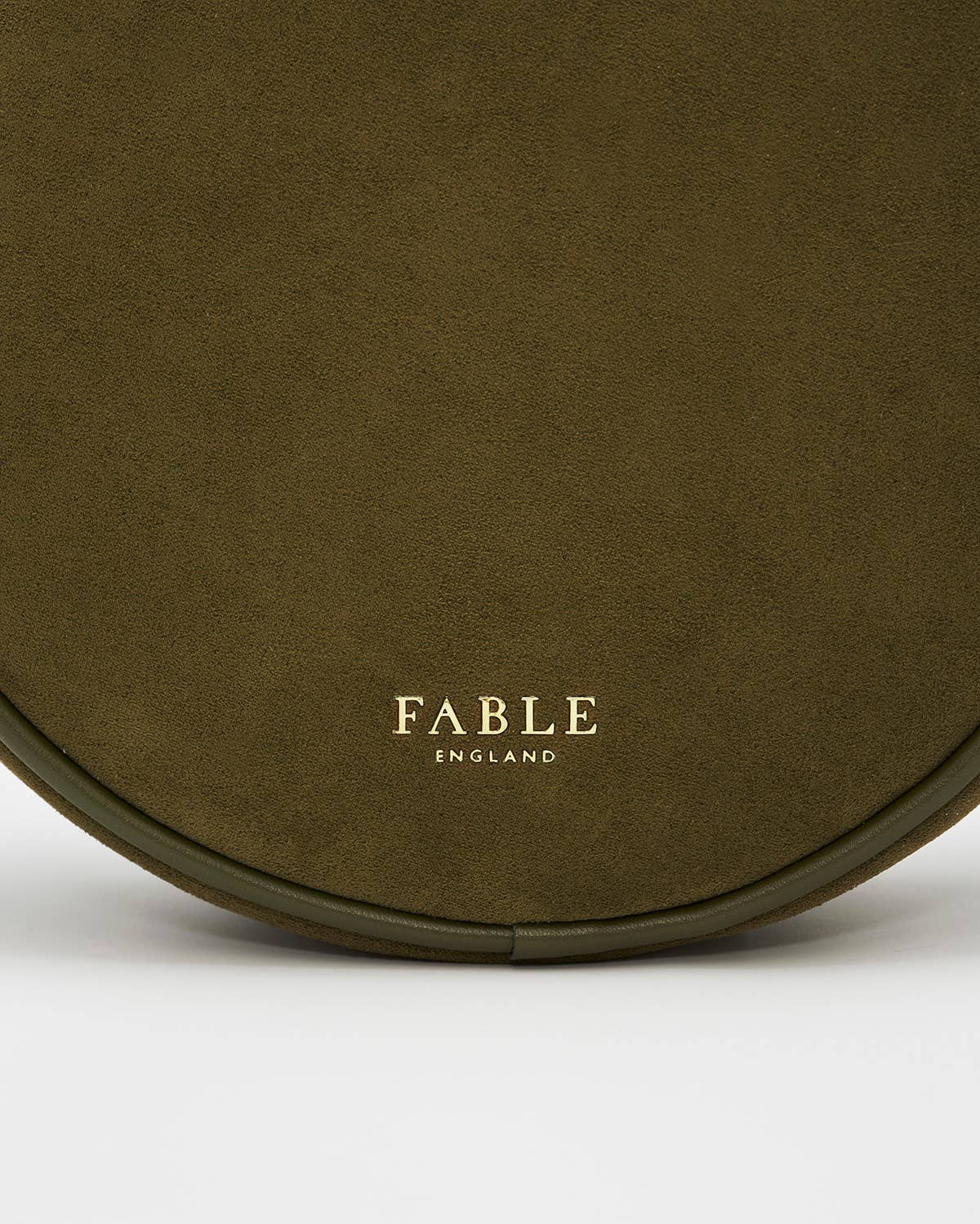 Borsa tonda Chloe Hedgehog ricamata in suedette kaki - Fable England
