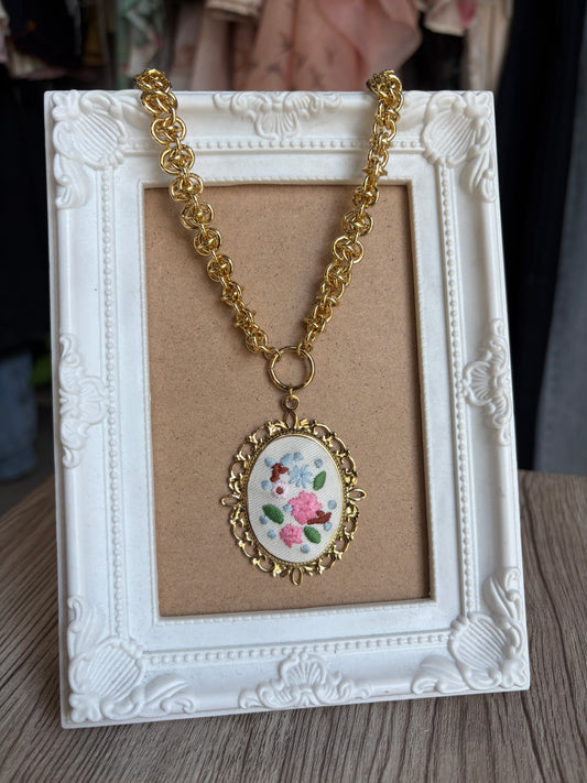 Collana Embroidery