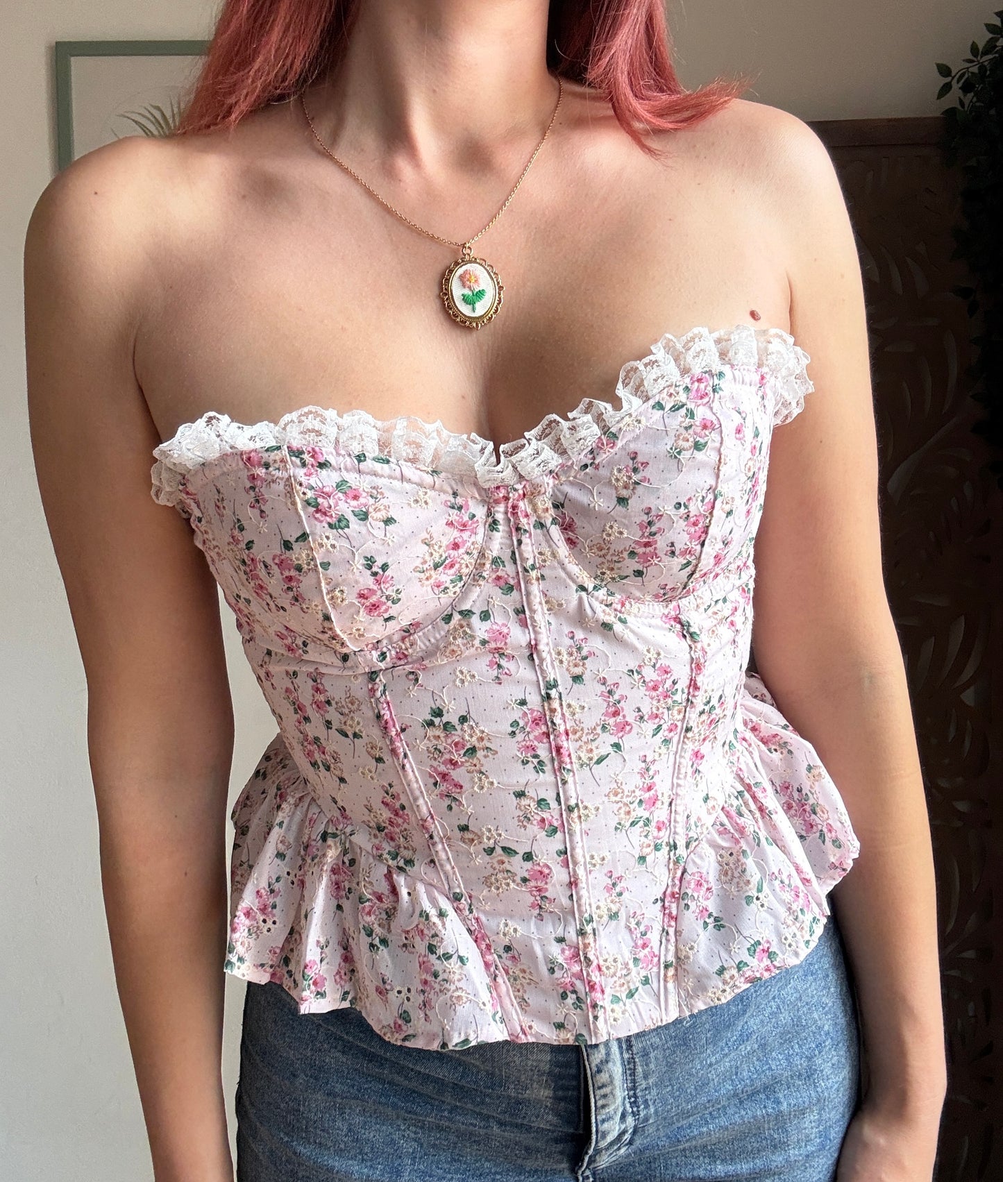 Collezione Embroidery: Collane CottageCore in Acciaio Inossidabile con Ciondoli Ricamati