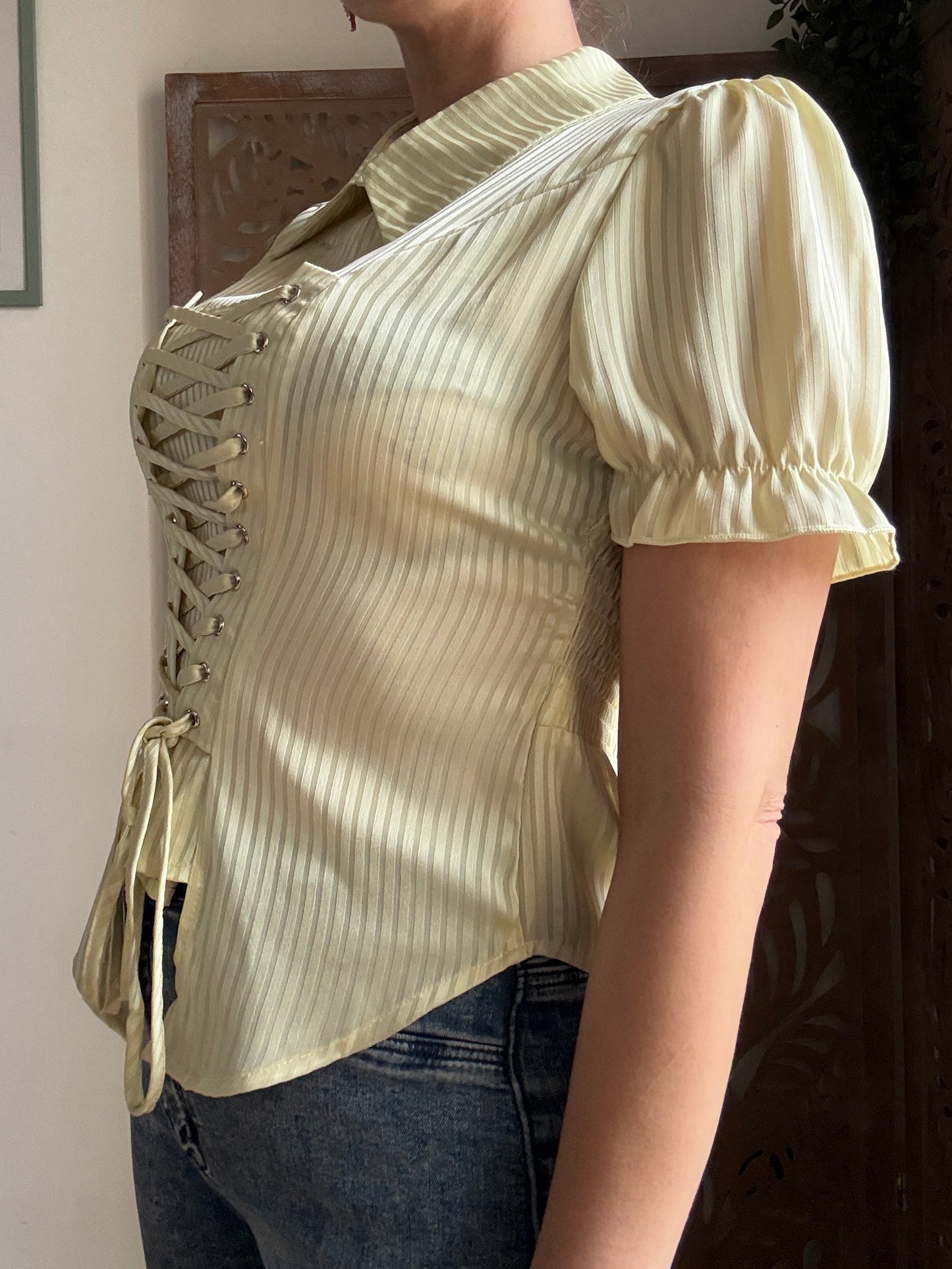Blusa Corsetto con Stringhe e Maniche a Sbuffo - In 5 Colori