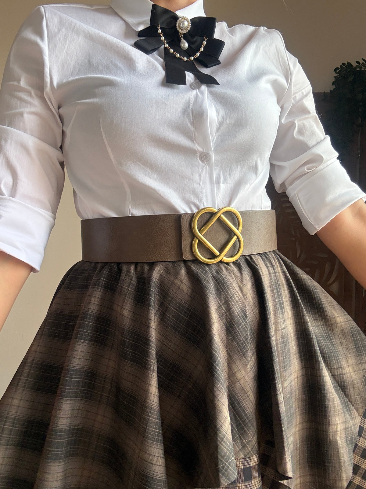 Cintura alta in ecopelle Celtic Knot con fibbia dorata