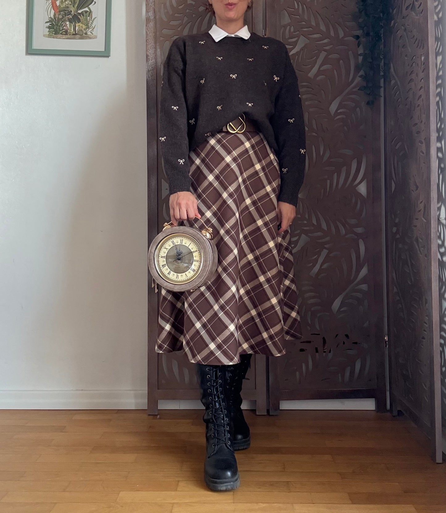 Maglione over caffè in viscosa con fiocchi ricamati