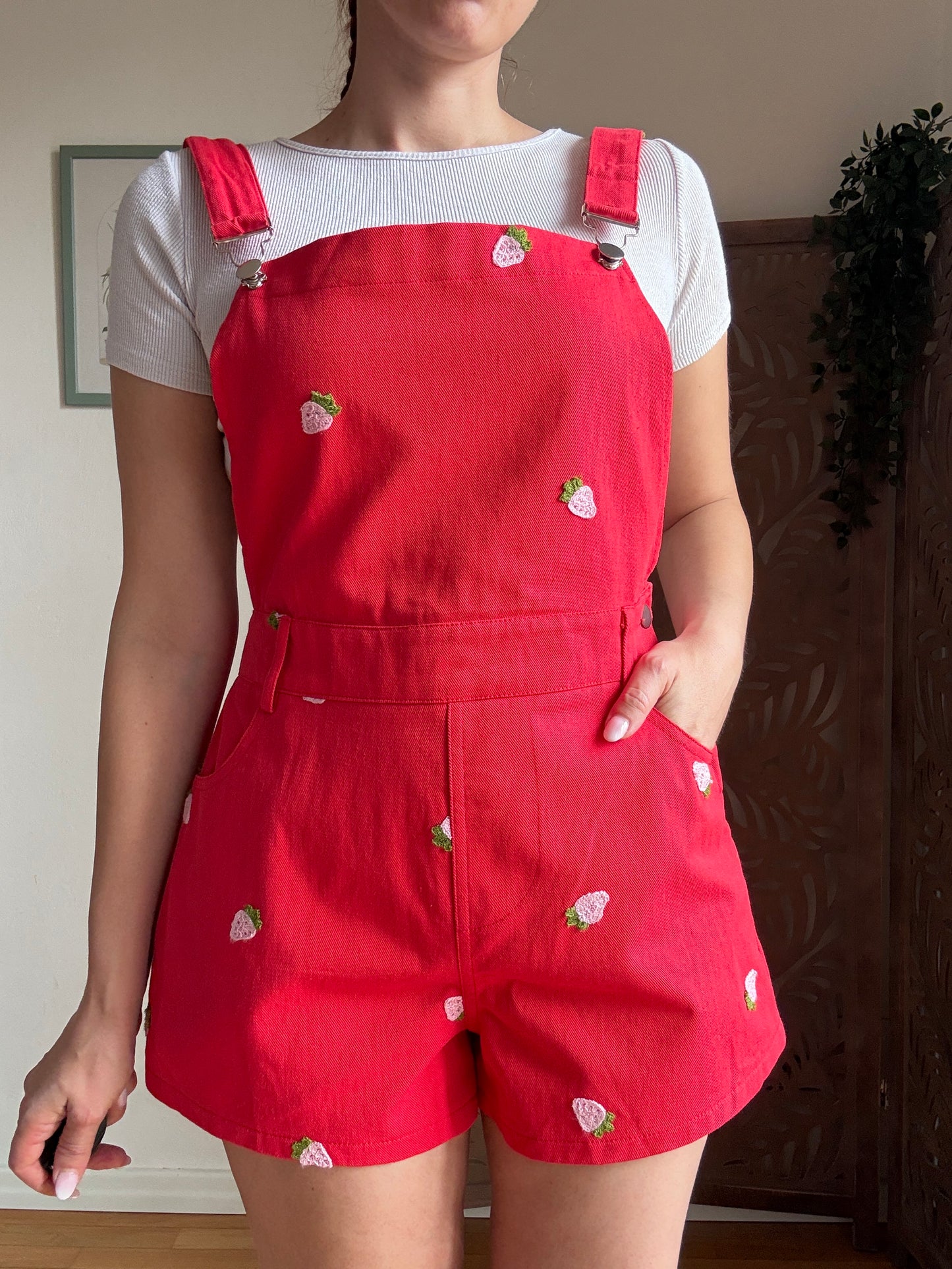 Salopette Corta in Cotone con Fragole – Strawberry Summer