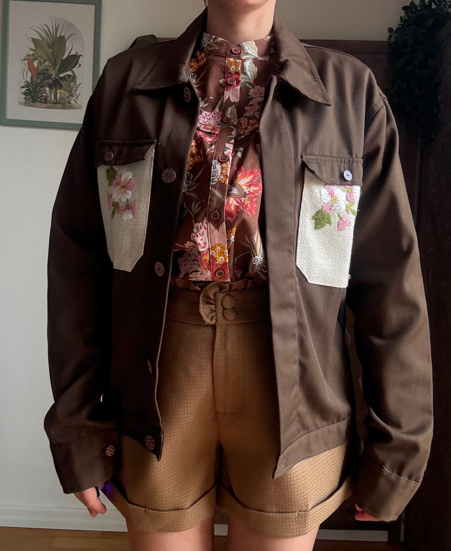 Giacca in cotone Re-Made brown con tasche ricamate unisex