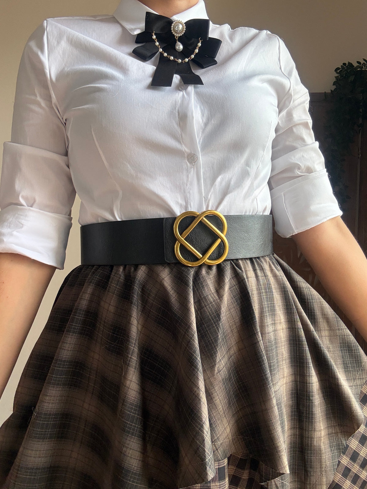 Cintura alta in ecopelle Celtic Knot con fibbia dorata