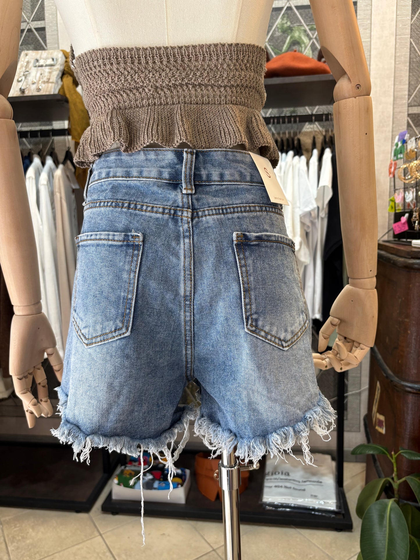 Shorts di Jeans Donna con Borchie – Denim Strappato, Look Rock in 2 colori