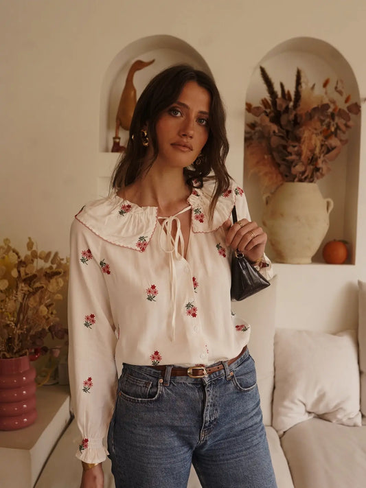 Camicia in Cotone Isabel con Ricami Floreali e Maxi Colletto Coquette