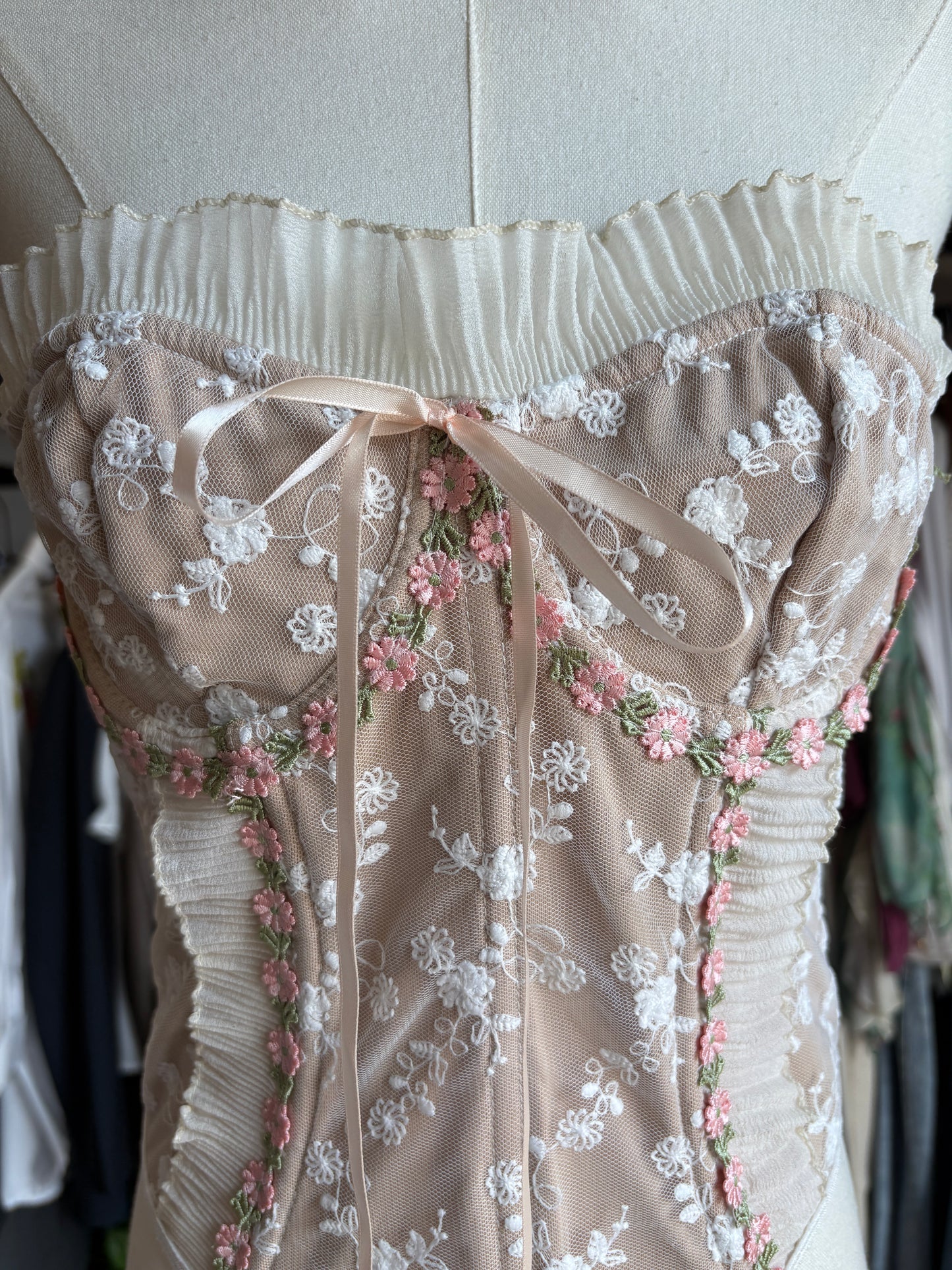 Corsetto Bustier "Fioritura Romantica" in Tulle Ricamato