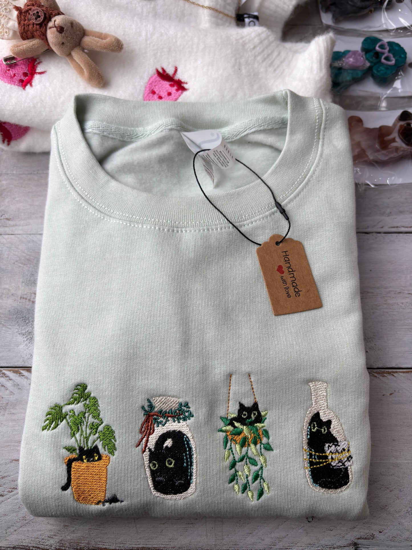 Felpa Girocollo in Cotone "Botanical Cats" in 3 colori con Ricamo Handmade