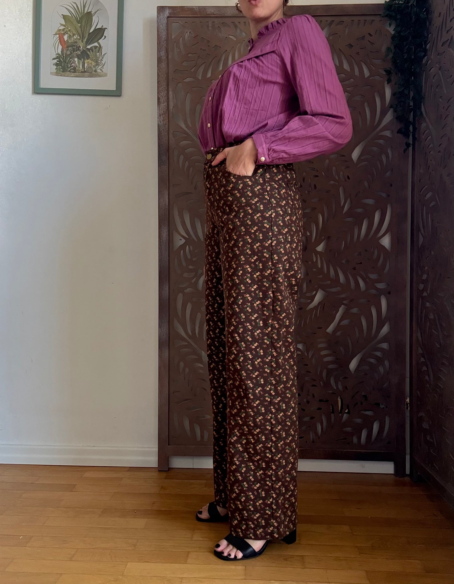 Jeans marroni floreali vita alta a gamba larga