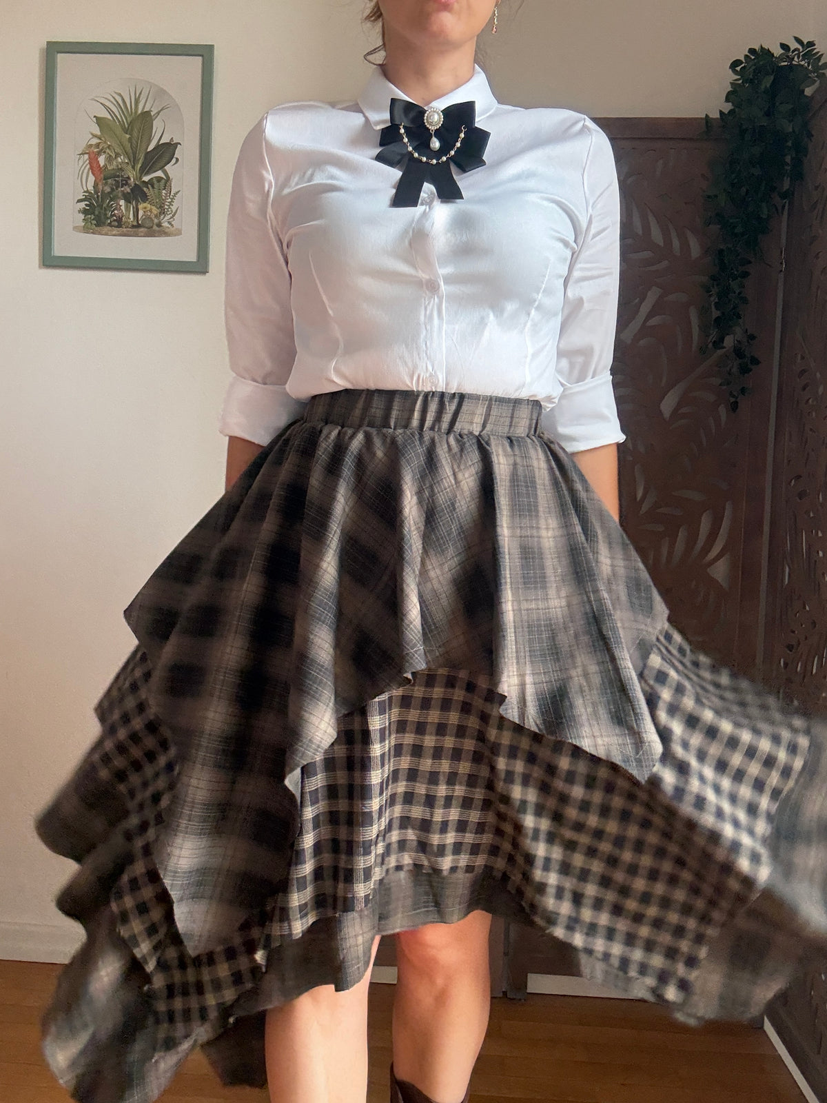Gonna midi tartan asimmetrica a balze Dark Academia