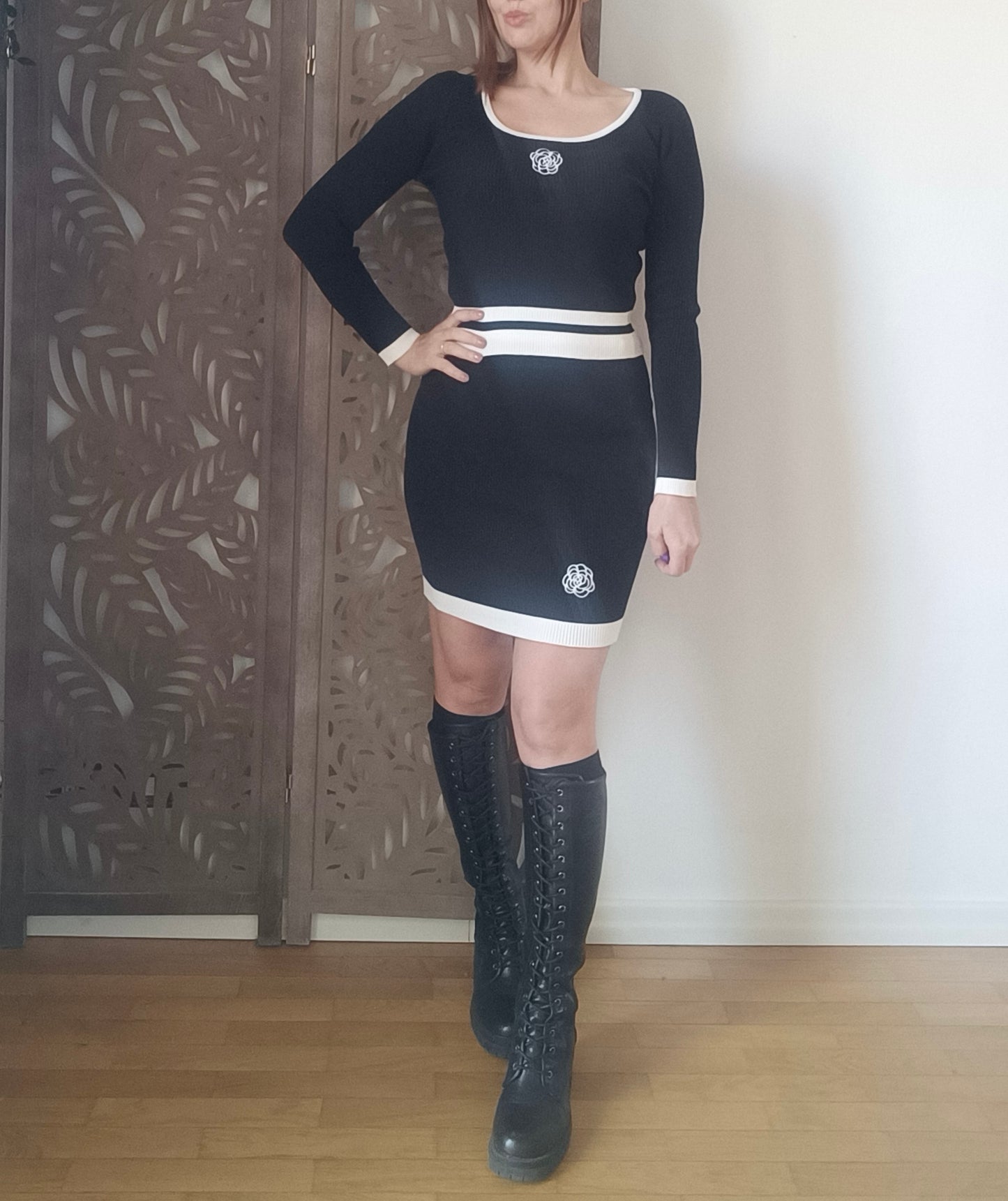 Completo Rose nero due pezzi maglia e gonna