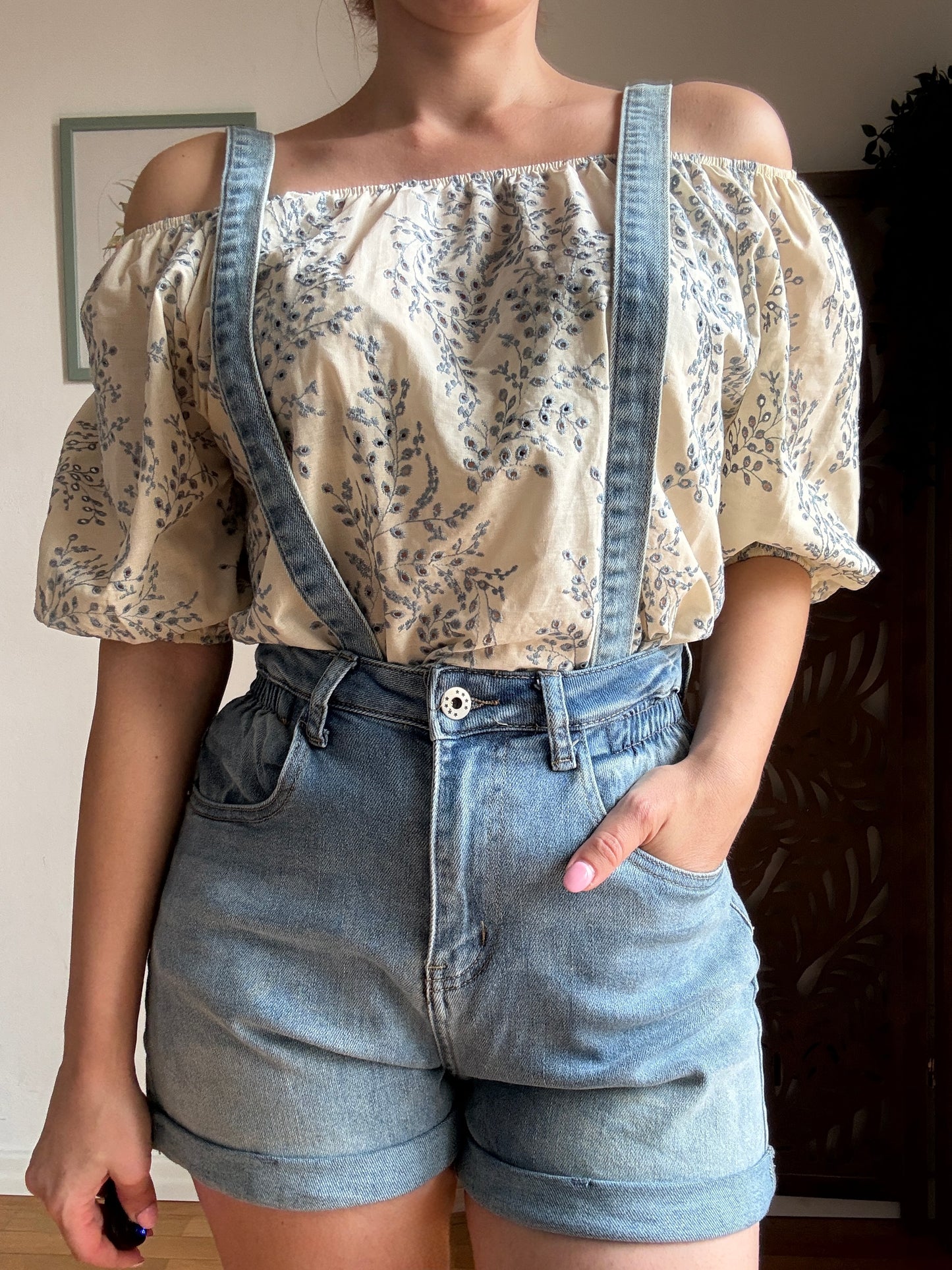 Short Paperbag in Denim Chiaro con Bretelle