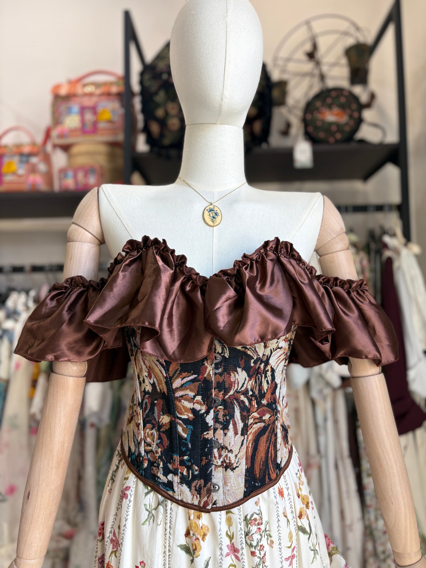 Corsetto Bustier Jacquard con Volant in Satin