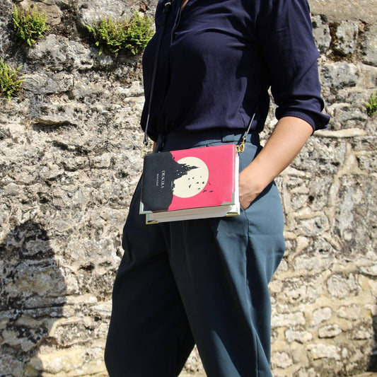 Pochette a tracolla con libro rosso Dracula Moon: Piccola
