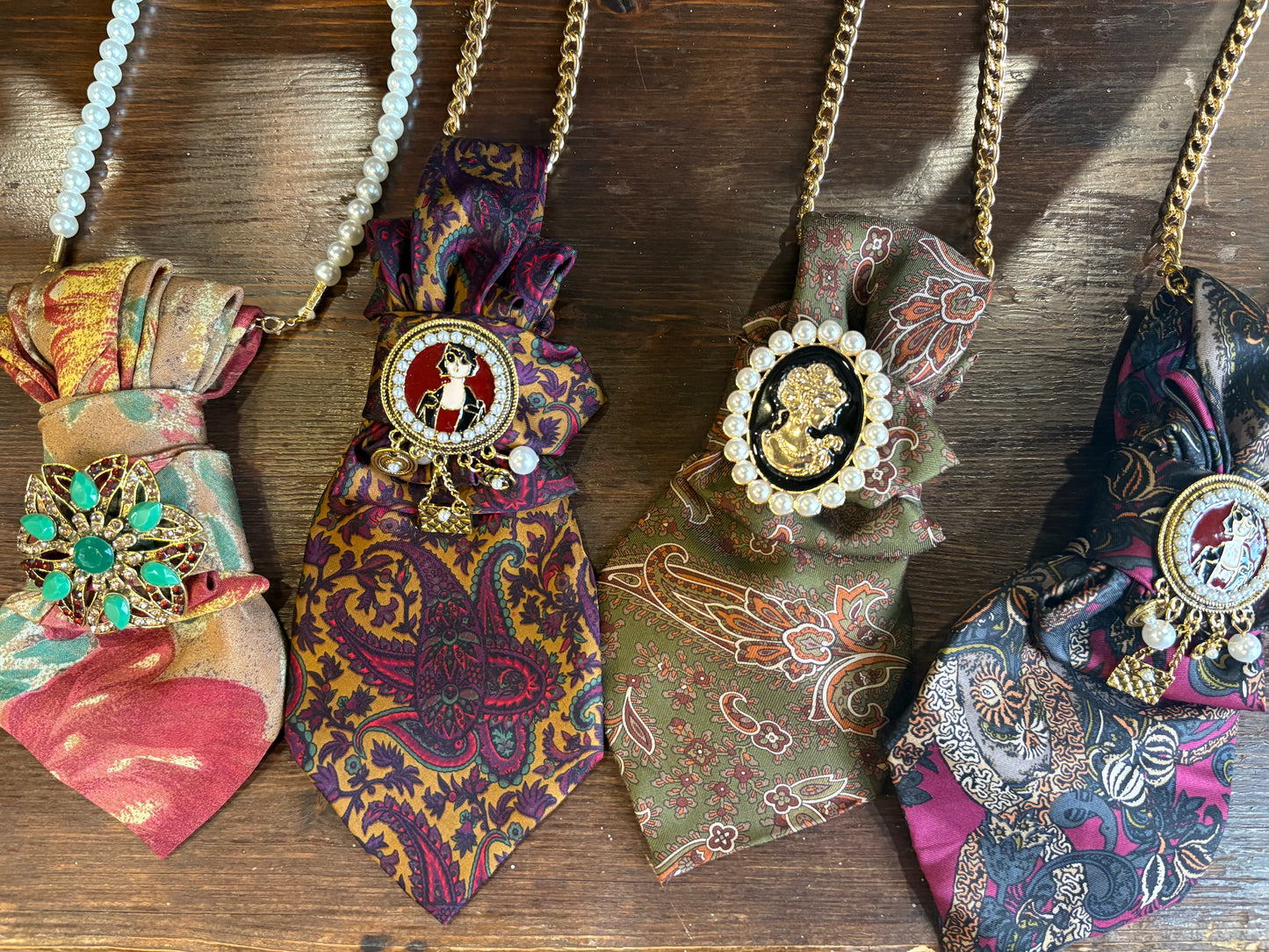 Collane gioiello handmade realizzate con cravatte vintage