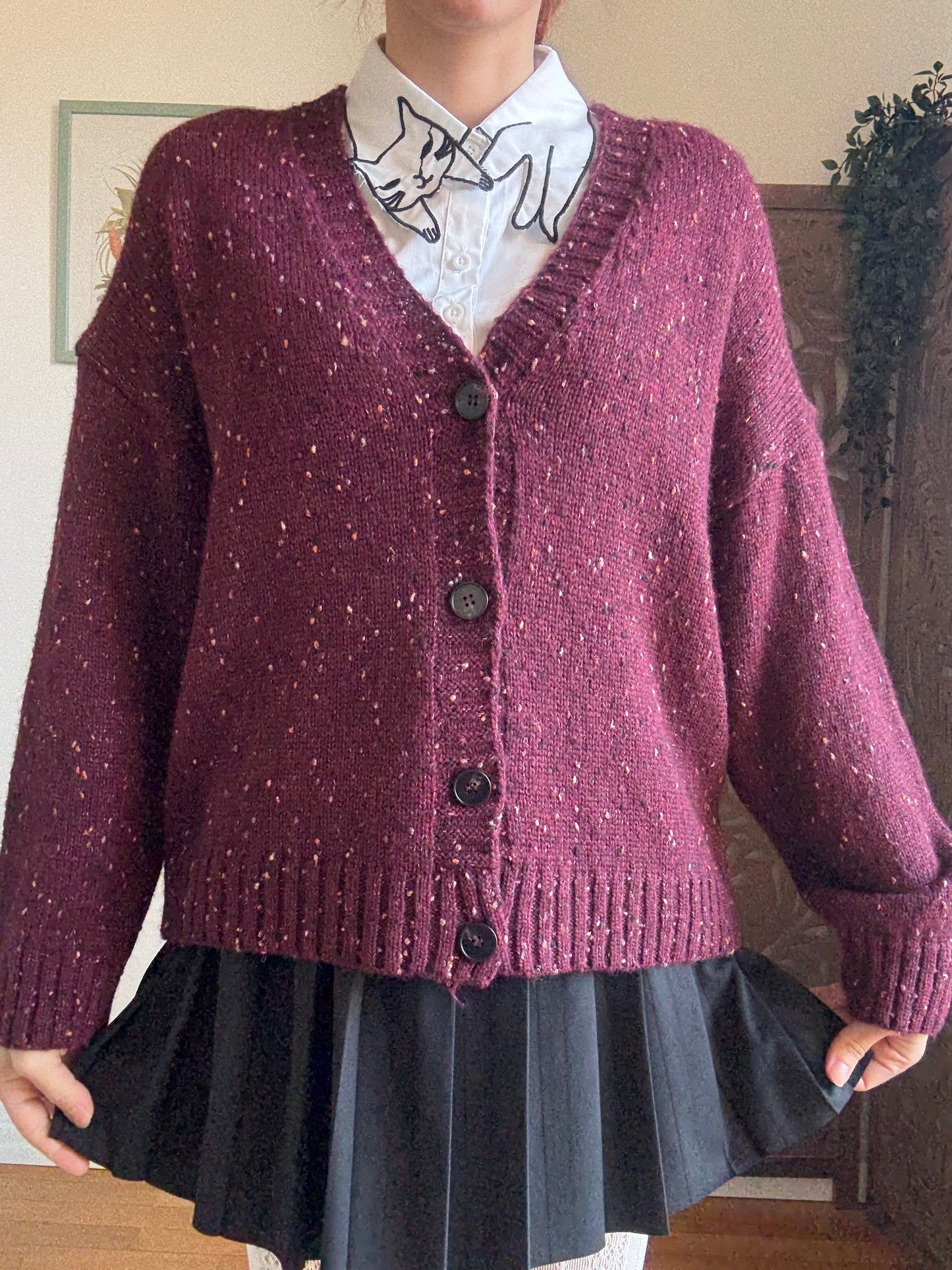 Cardigan oversize bordeaux colorato con bottoni