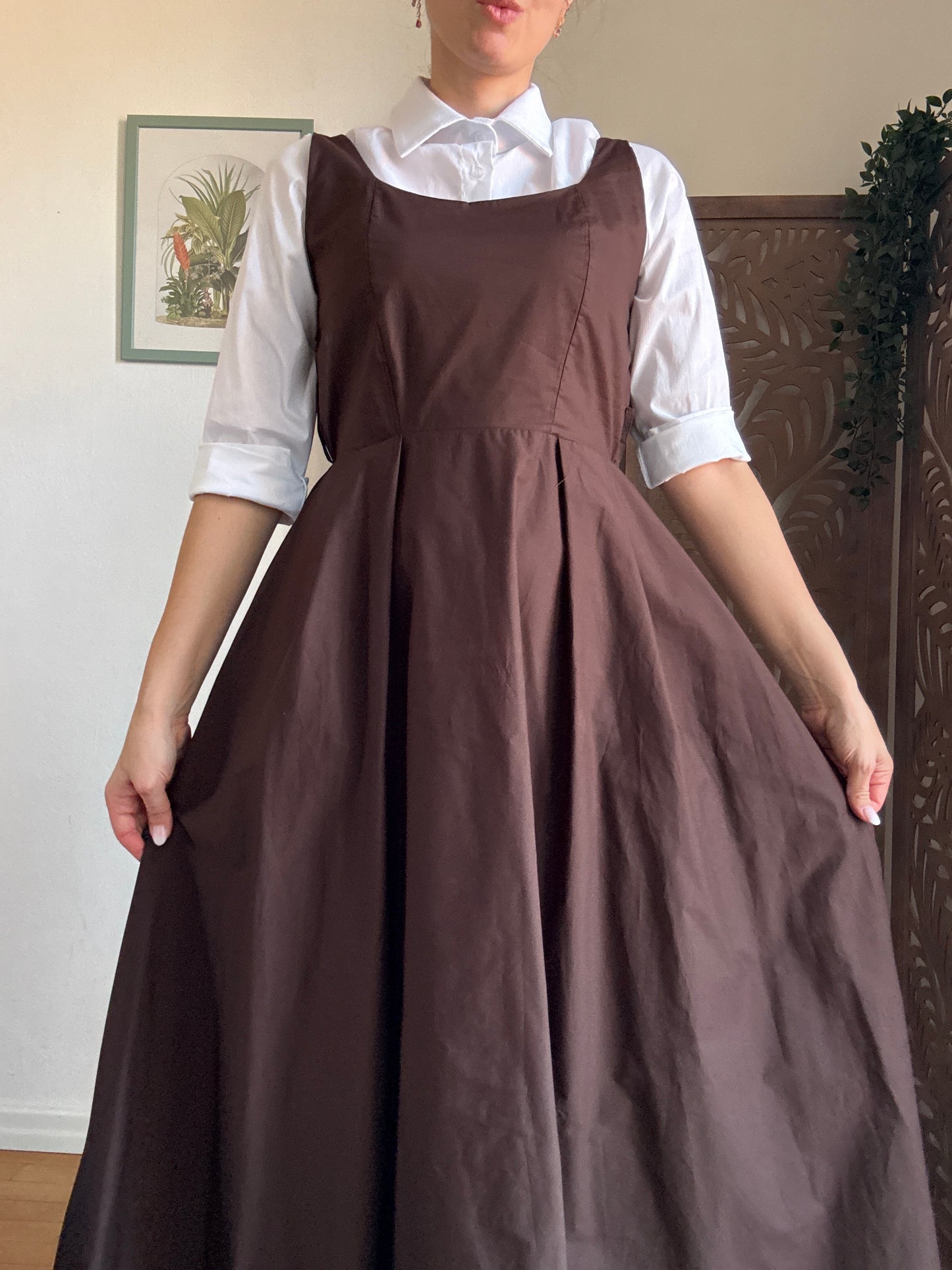 Abito Pinafore Lungo in Cotone Smanicato a Ruota in Tonalità Cioccolato con Tasche