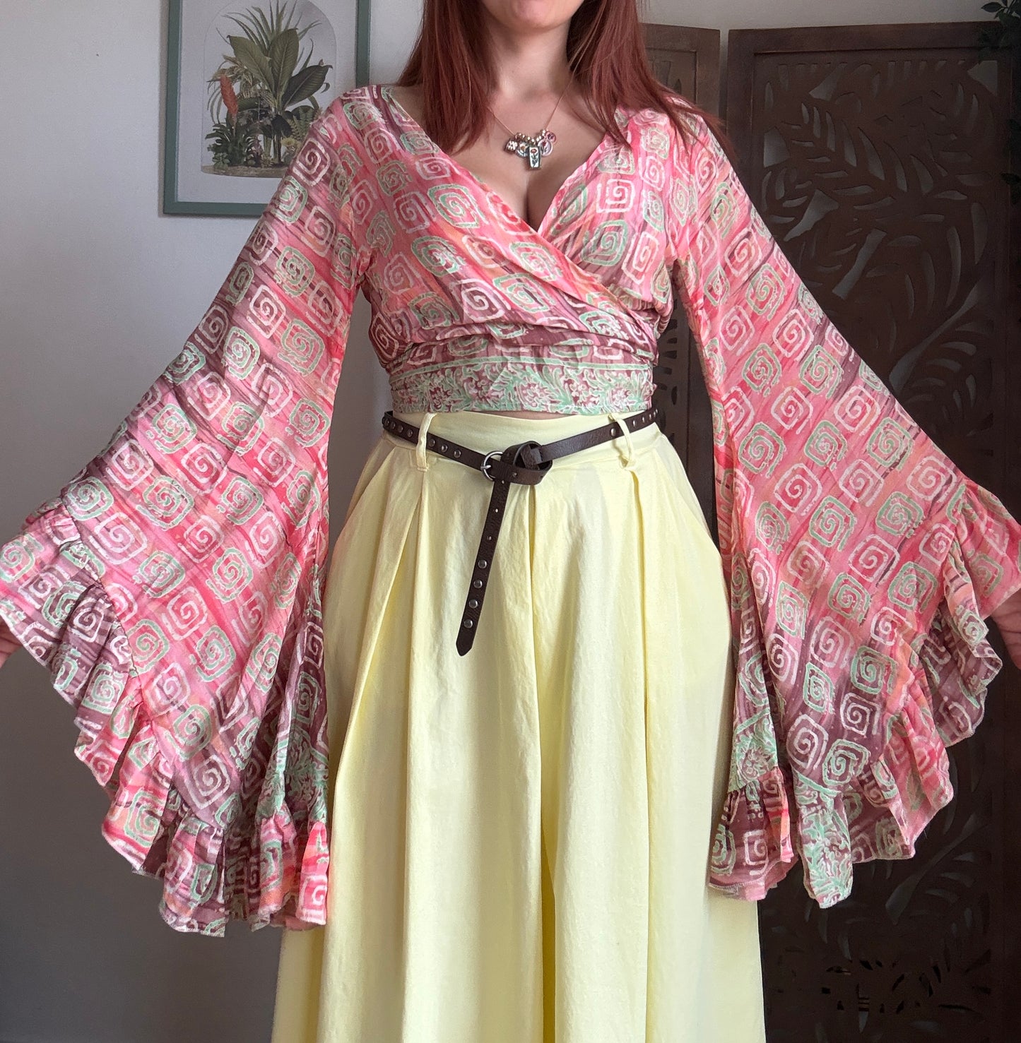 Blusa Boho-Chic con Maniche a Campana - In 4 Colori