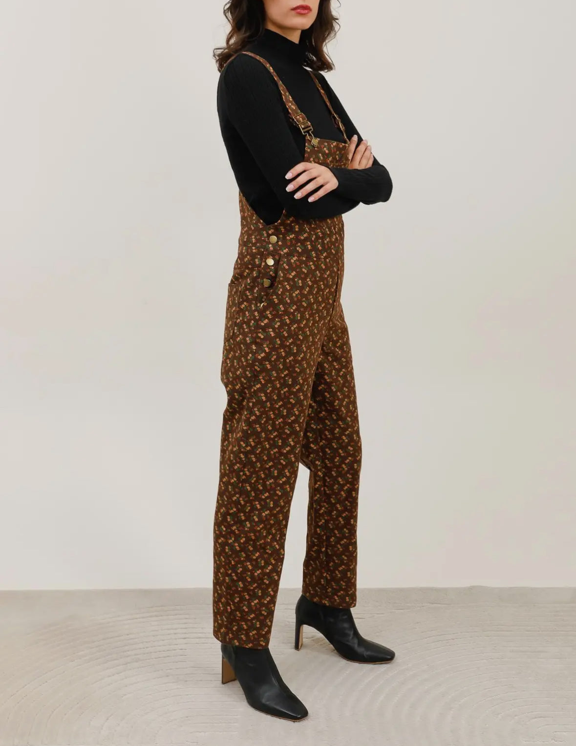 Salopette lunga in jeans marrone floreale gamba dritta