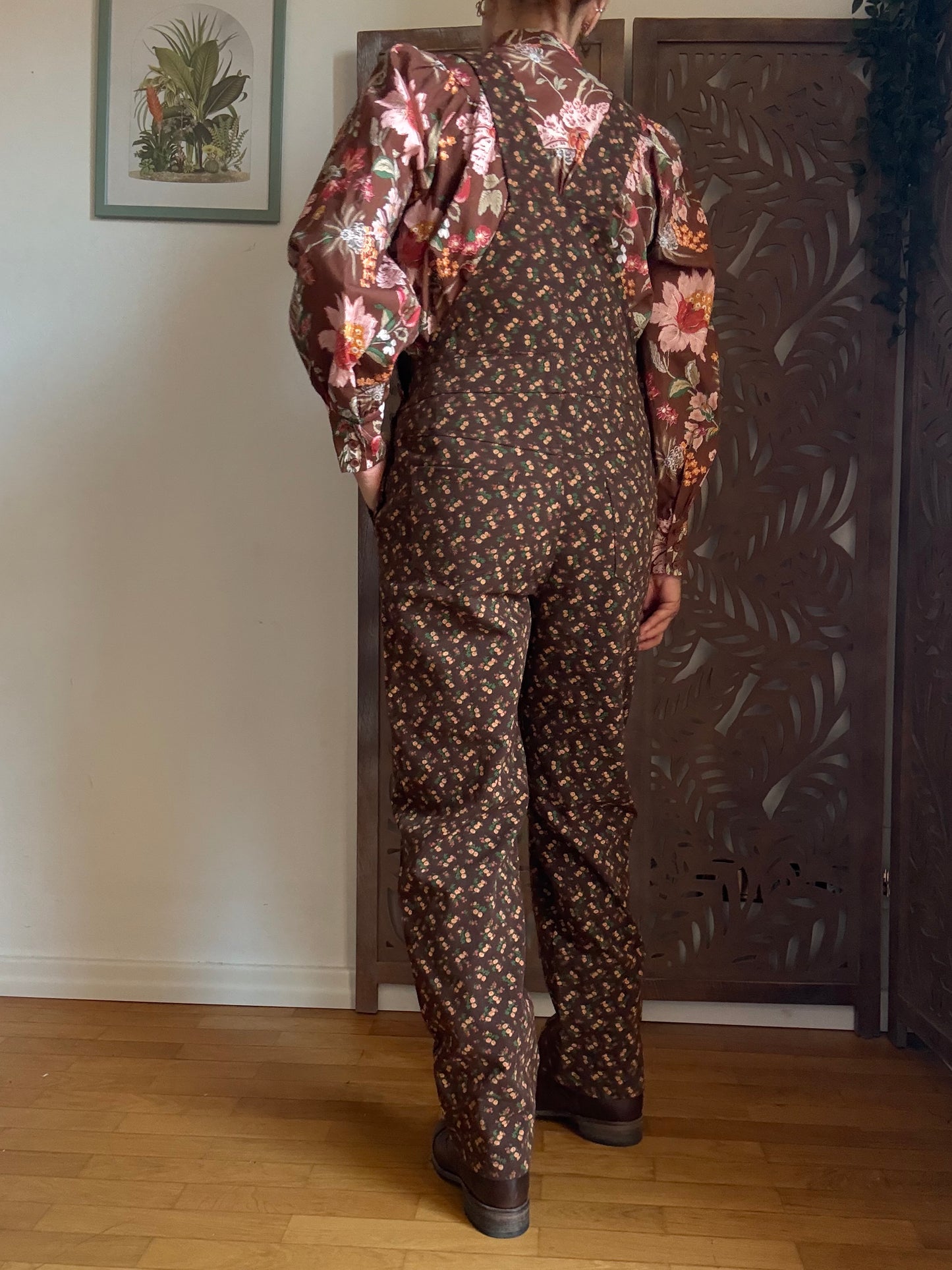 Salopette lunga in jeans marrone floreale gamba dritta