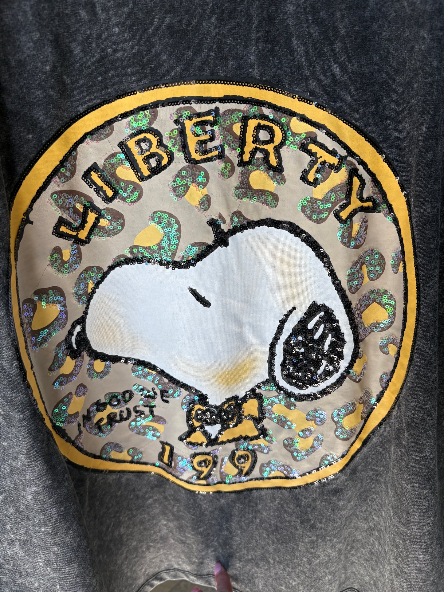 T-shirt Curvy Stone Wash Snoopy "Liberty" – Effetto Vintage con Paillettes in 2 Colori