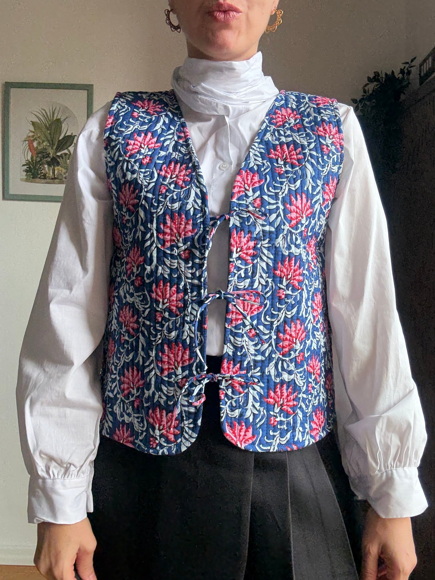 Gilet boho indiano in 100% cotone trapuntato con motivo floreale