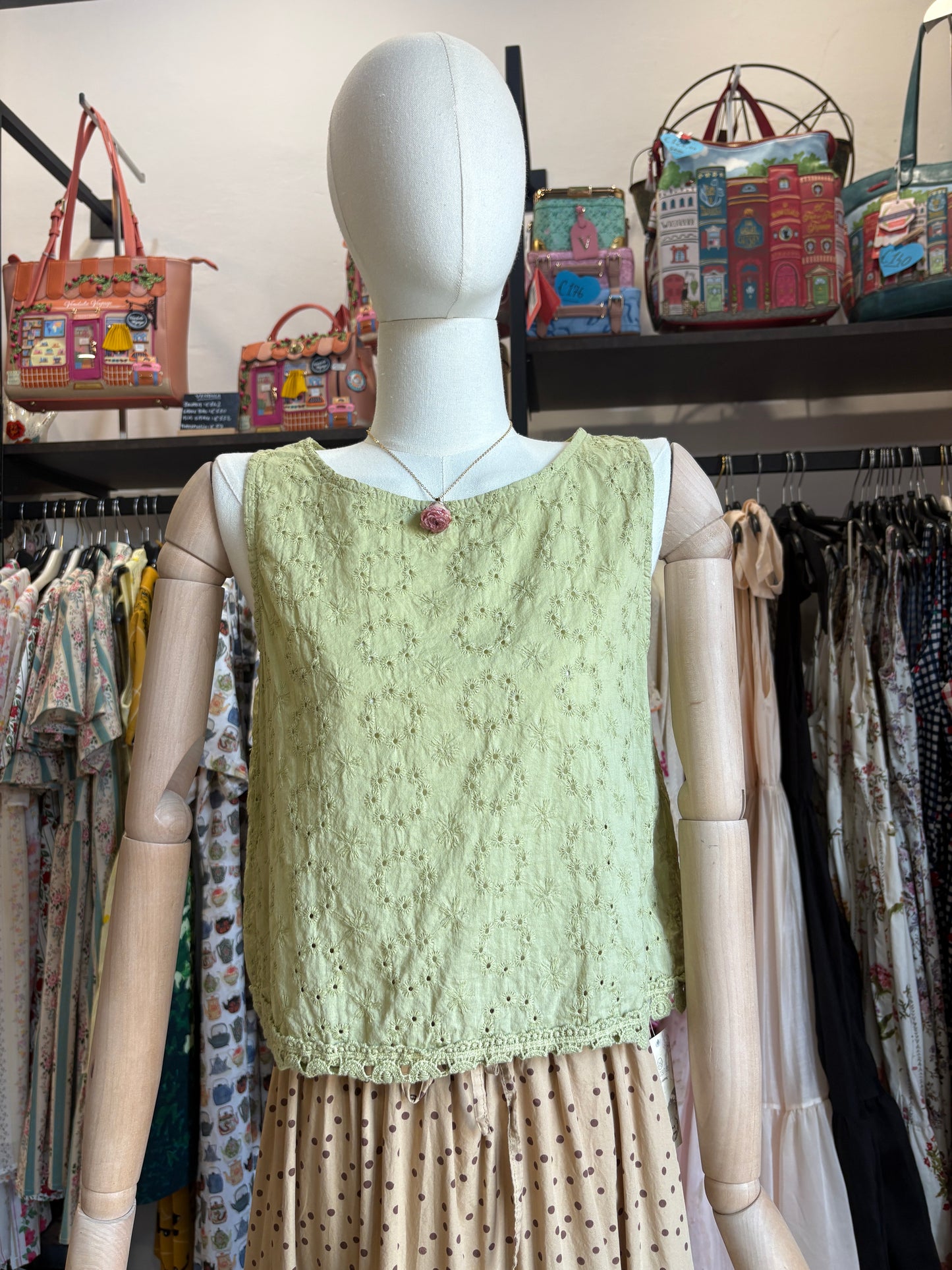 Top Smanicato in Cotone Sangallo con Bordo in Pizzo - In 2 Colori
