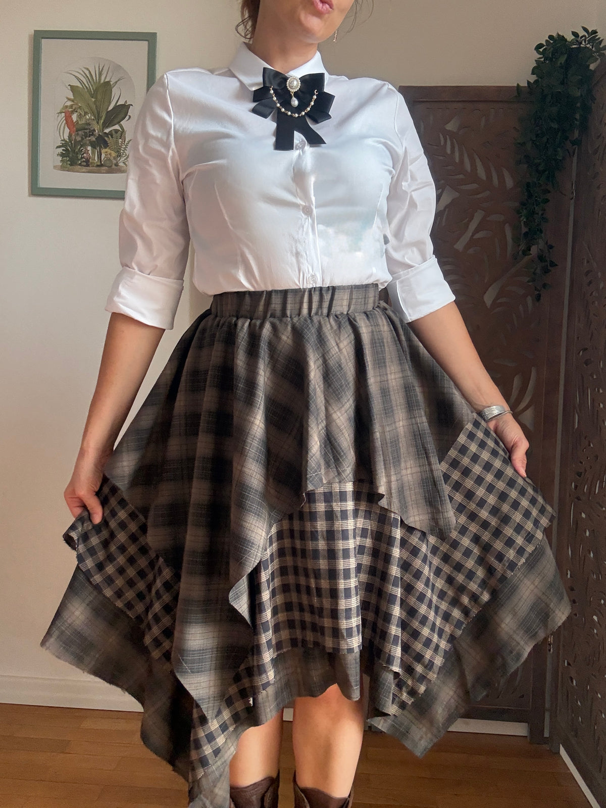 Gonna midi tartan asimmetrica a balze Dark Academia