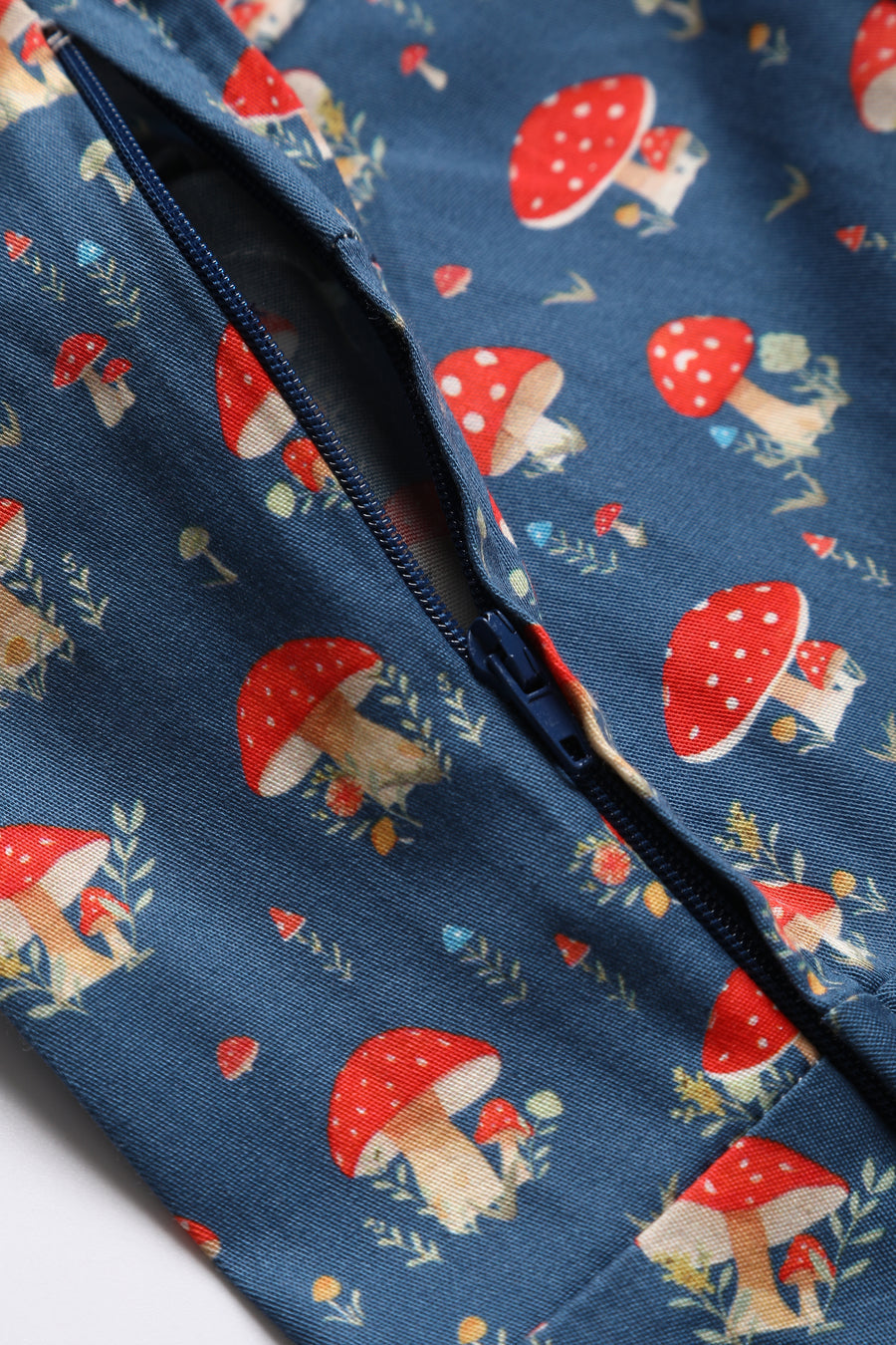 Penelope Rockabilly: Abito Chemisier Navy Blue con Funghi