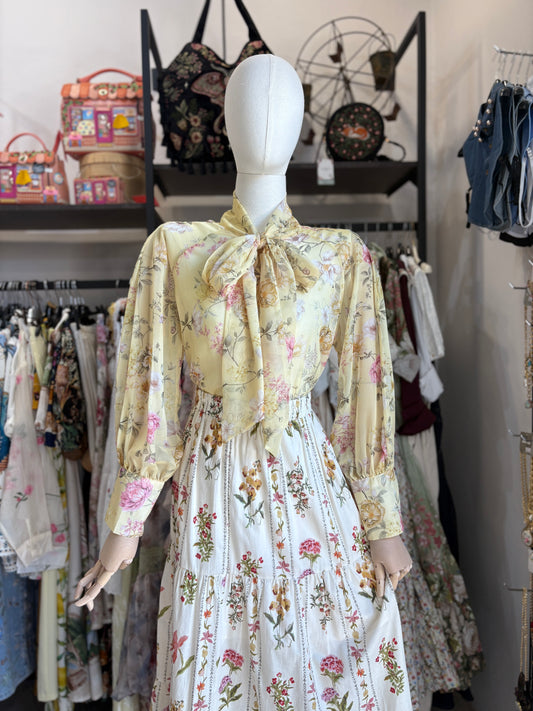 Camicetta in Chiffon Floreale con Fiocco al Collo - in 3 Colori
