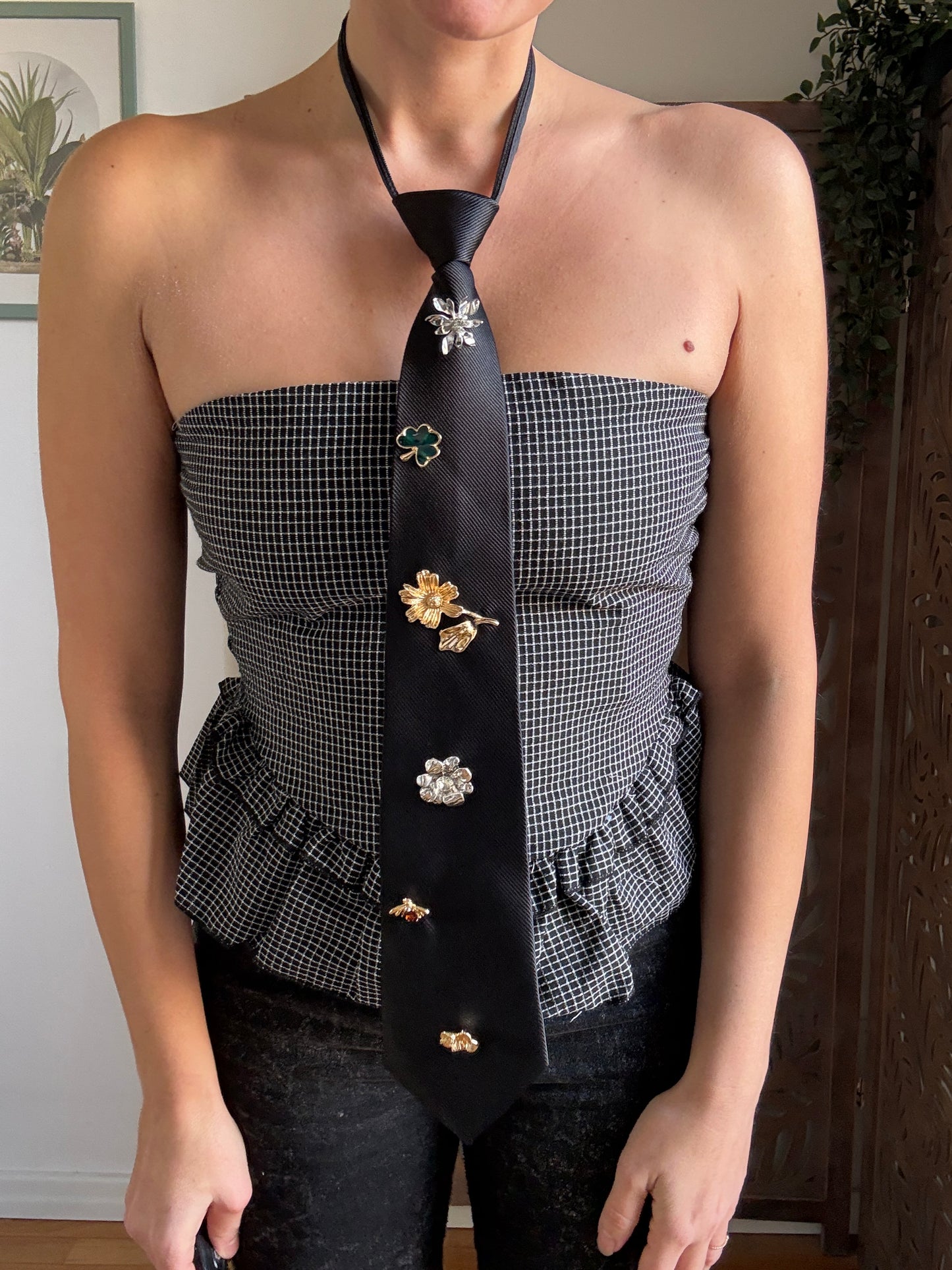 Punk-Chic Charm Tie - Cravatta Gioiello con Spille