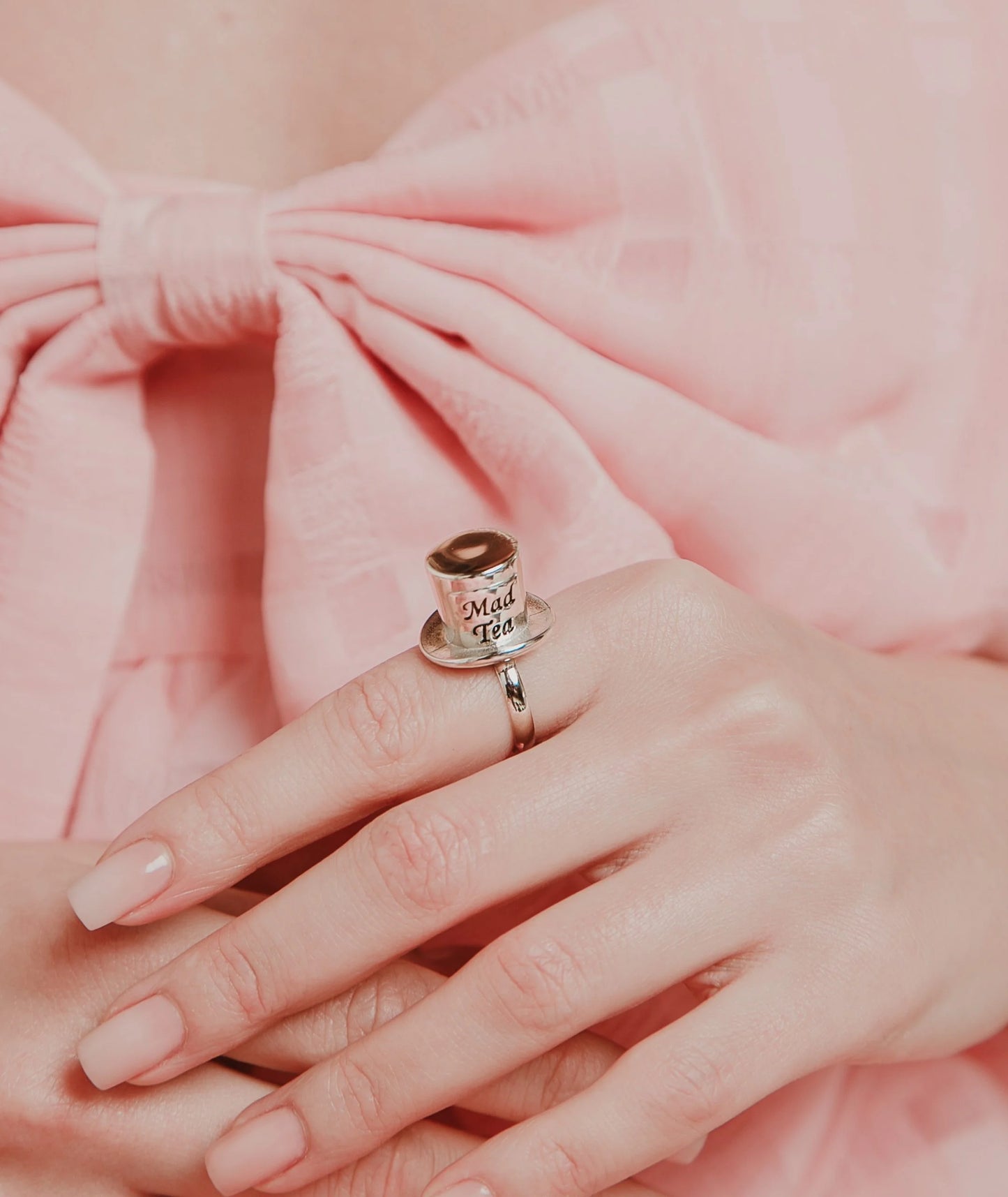 Anello “Cilindro del Cappellaio Matto”