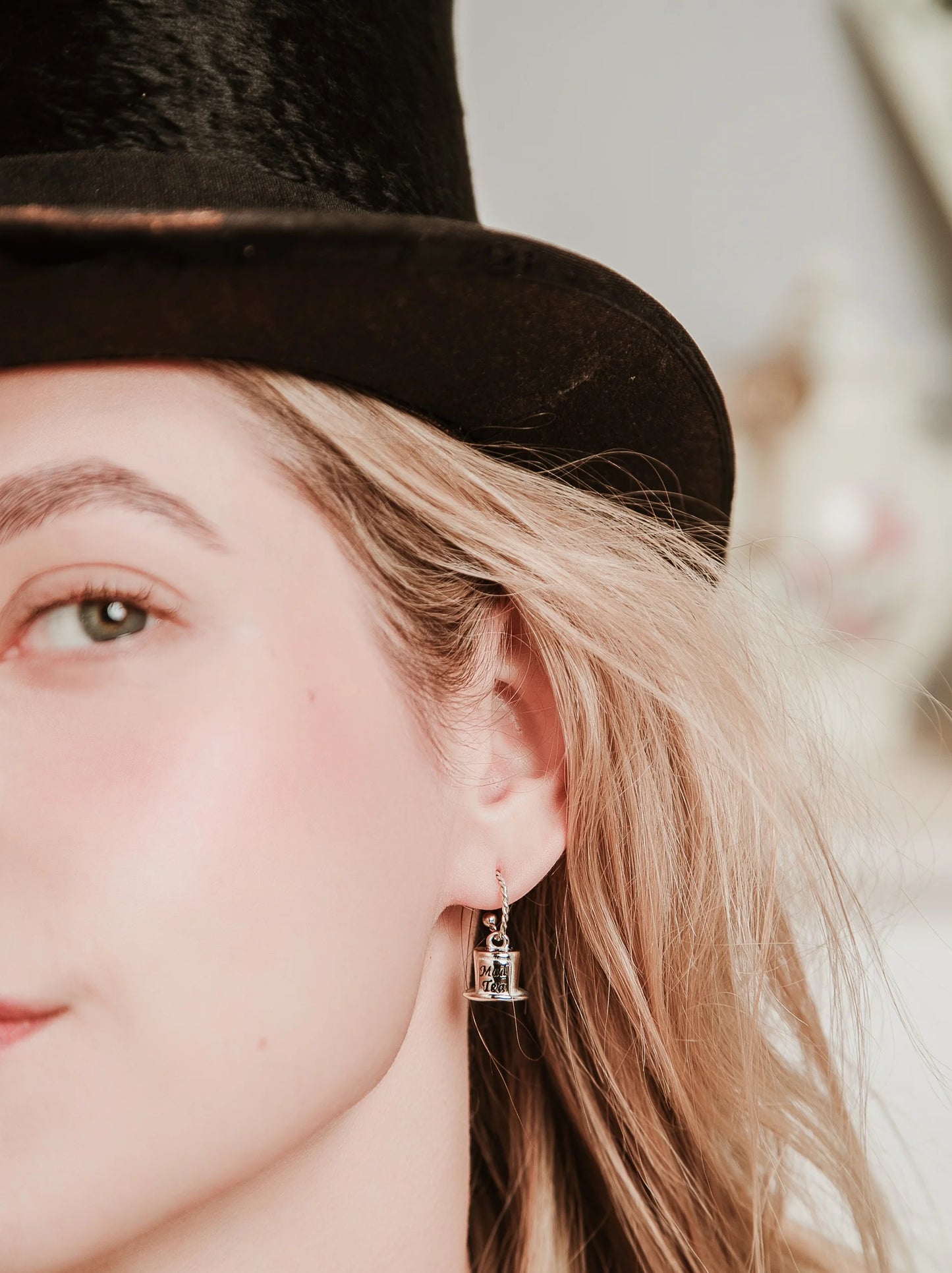 Orecchini cilindro del Cappellaio Matto “Matti e Felici”