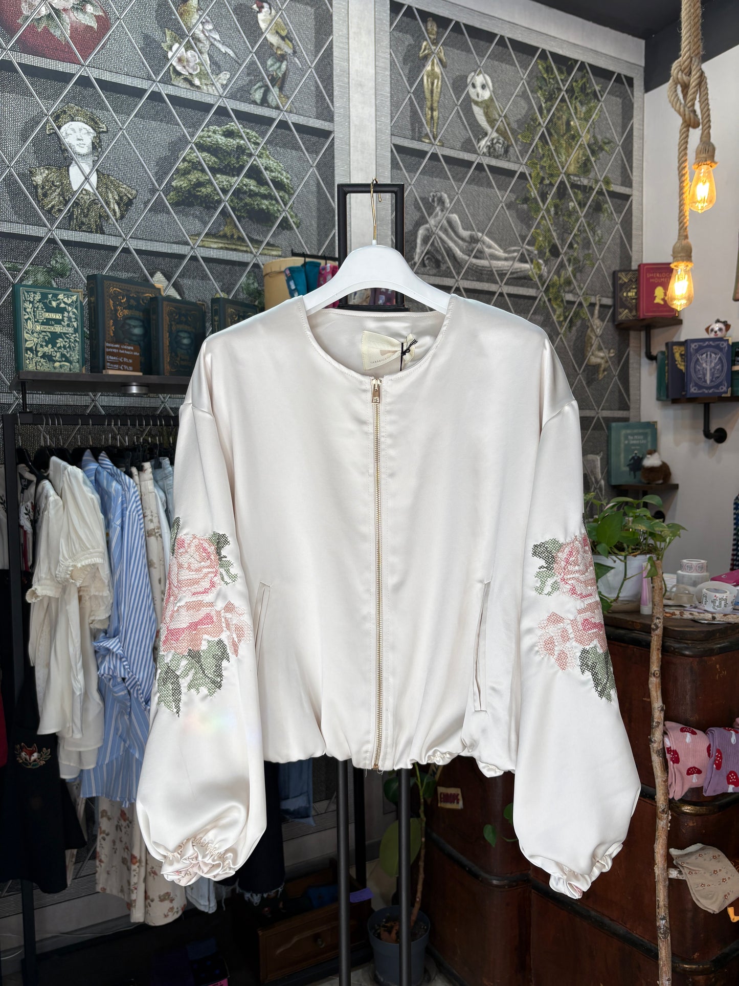 Bomber Burro in Satin "Rose Brodé"