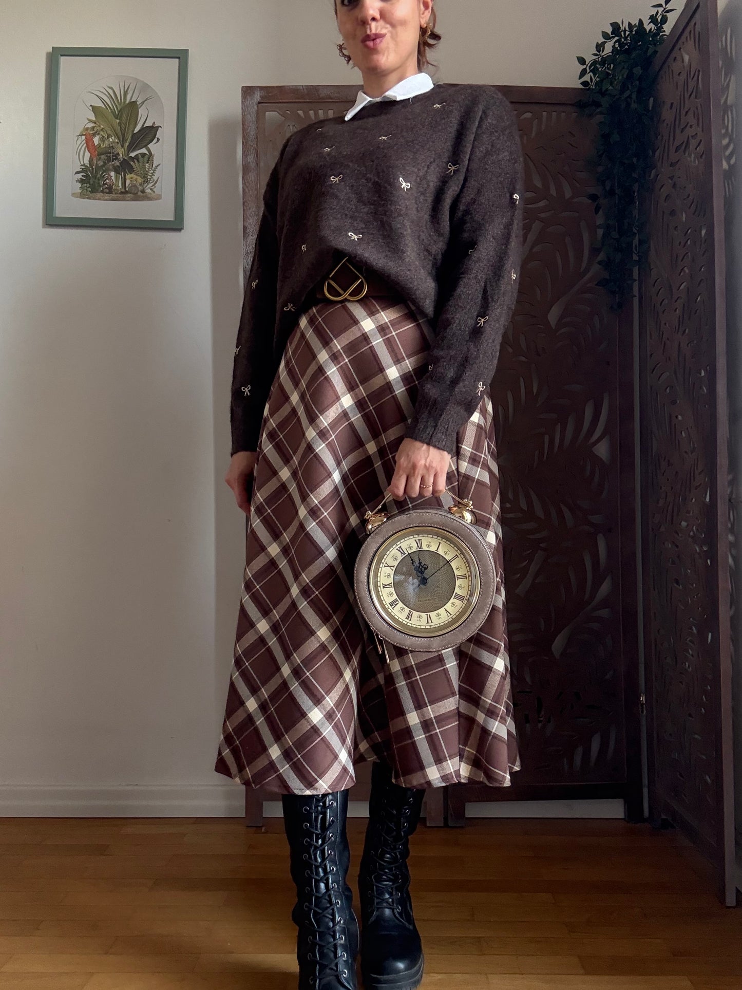 Maglione over caffè in viscosa con fiocchi ricamati
