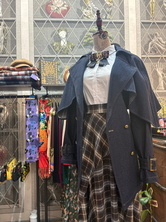 Trench coat in denim con mantellina