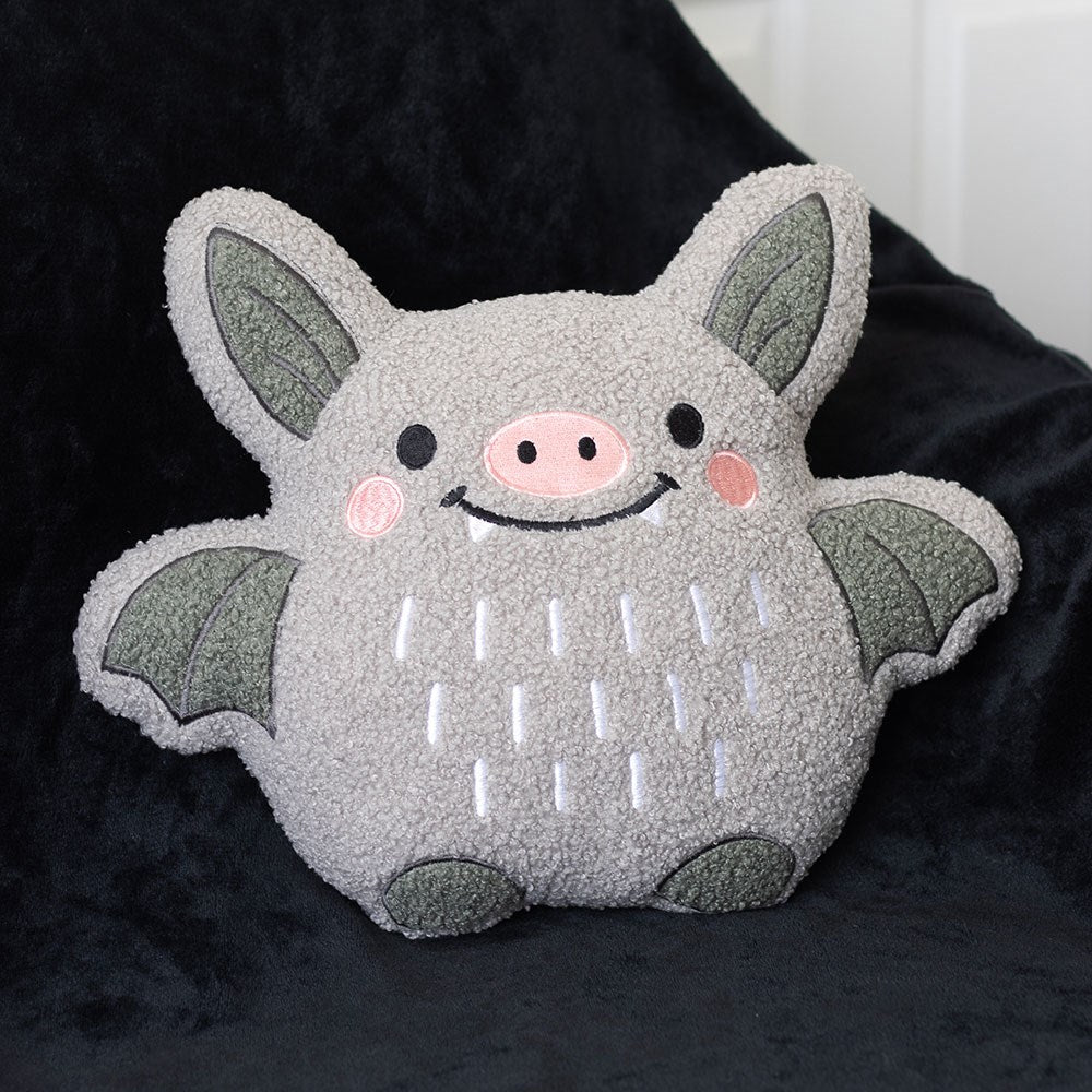 PREORDINE (In Arrivo dal 21 Luglio) Cuscino Sagomato in Tessuto Bouclé "Cute Bat" – 35 x 40 cm