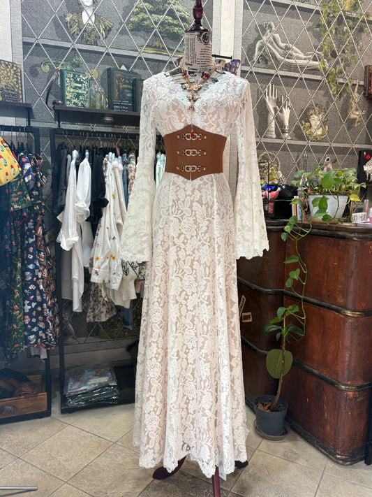 Abito Arwen - Abito Lungo in Pizzo Bianco con Maniche a Campana