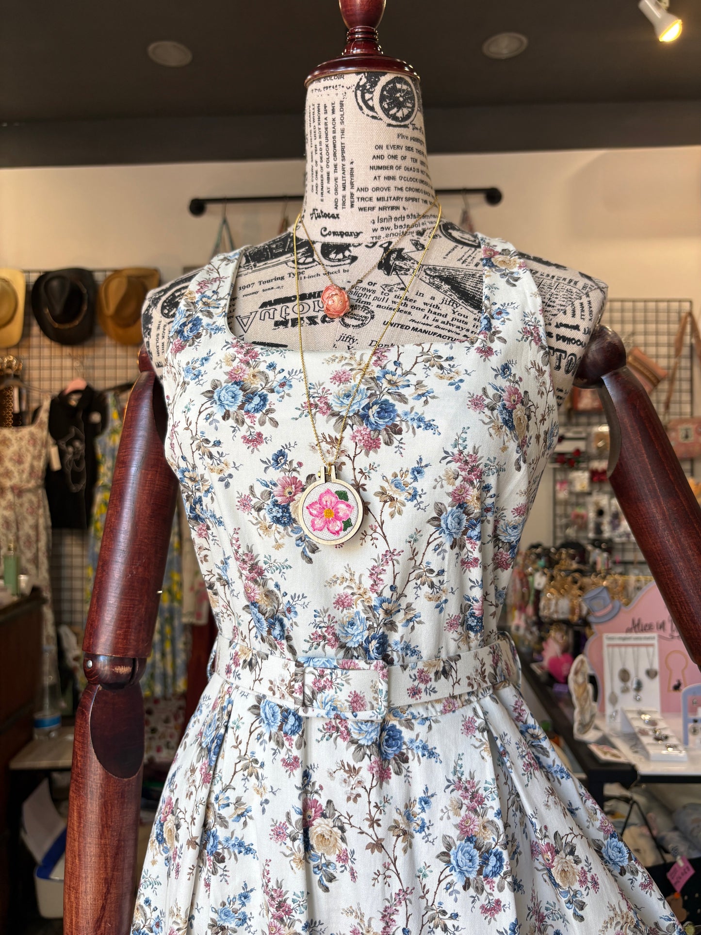 Abito Rétro in Cotone a Fiori in 2 colori con Cintura e Tasche – Stile Vintage Romantico